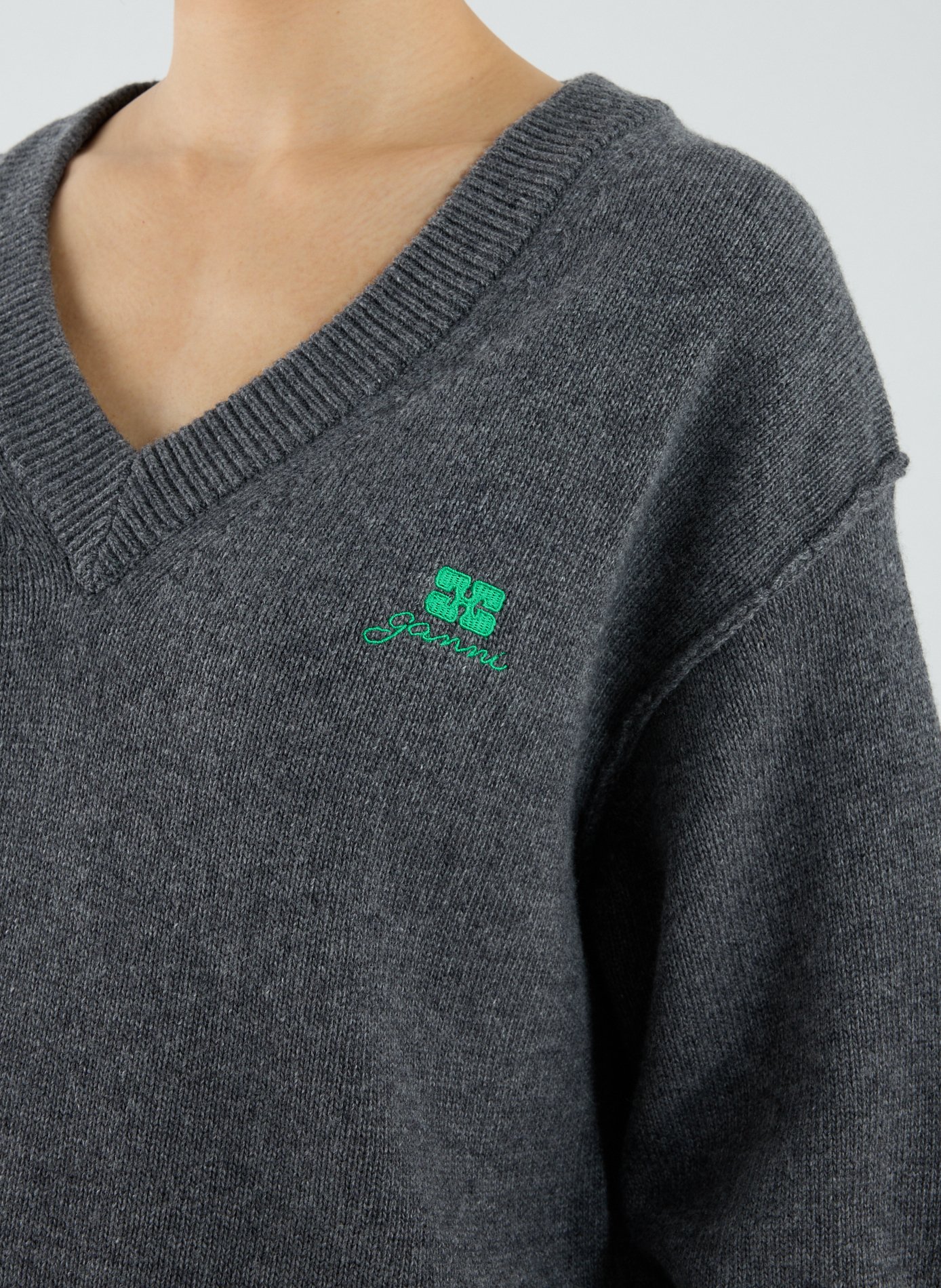 Pull col V en laine mélangée GANNI Gris