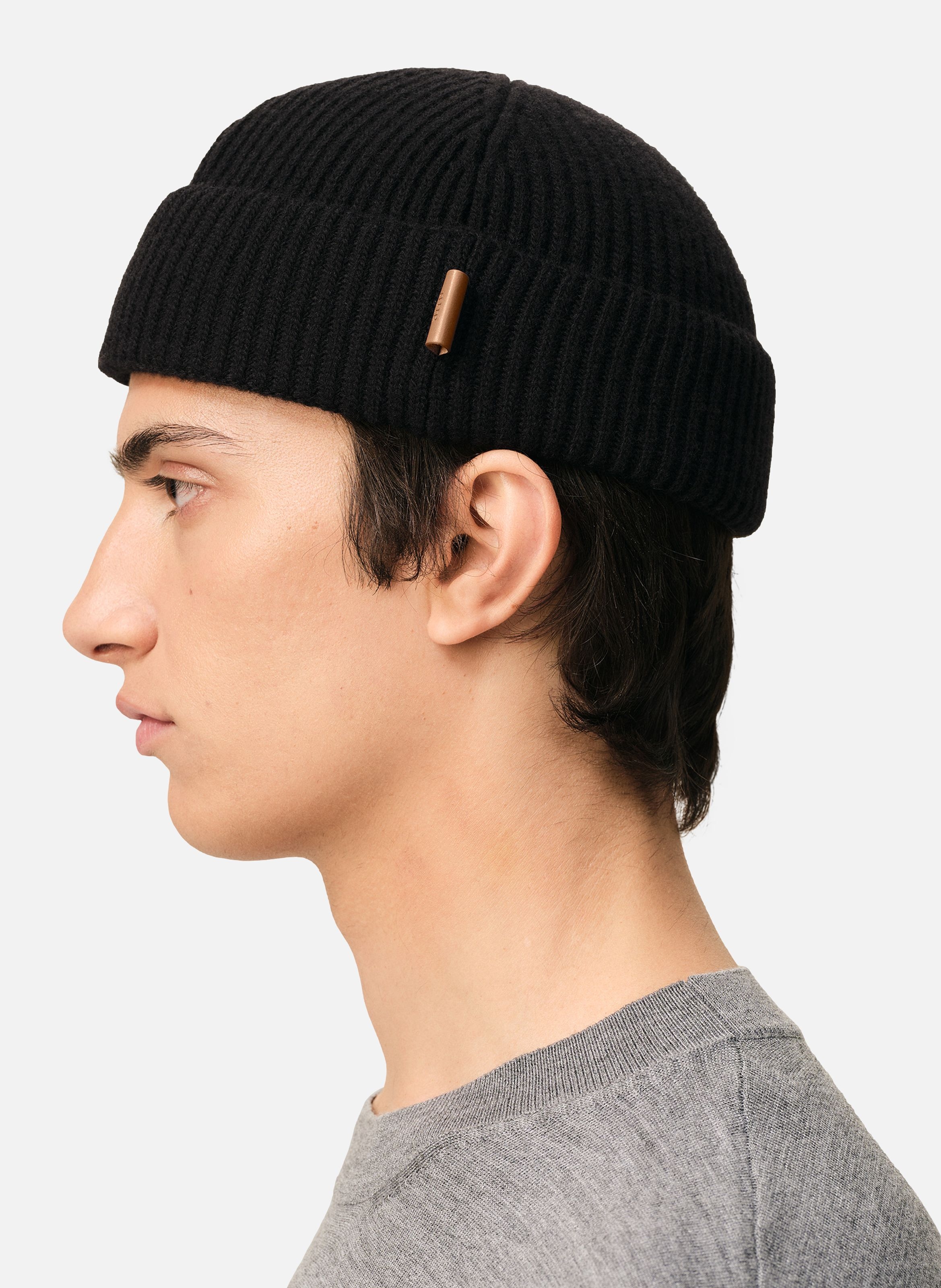 Bonnet etiquette cuir ami unisexe en laine AMI PARIS Noir