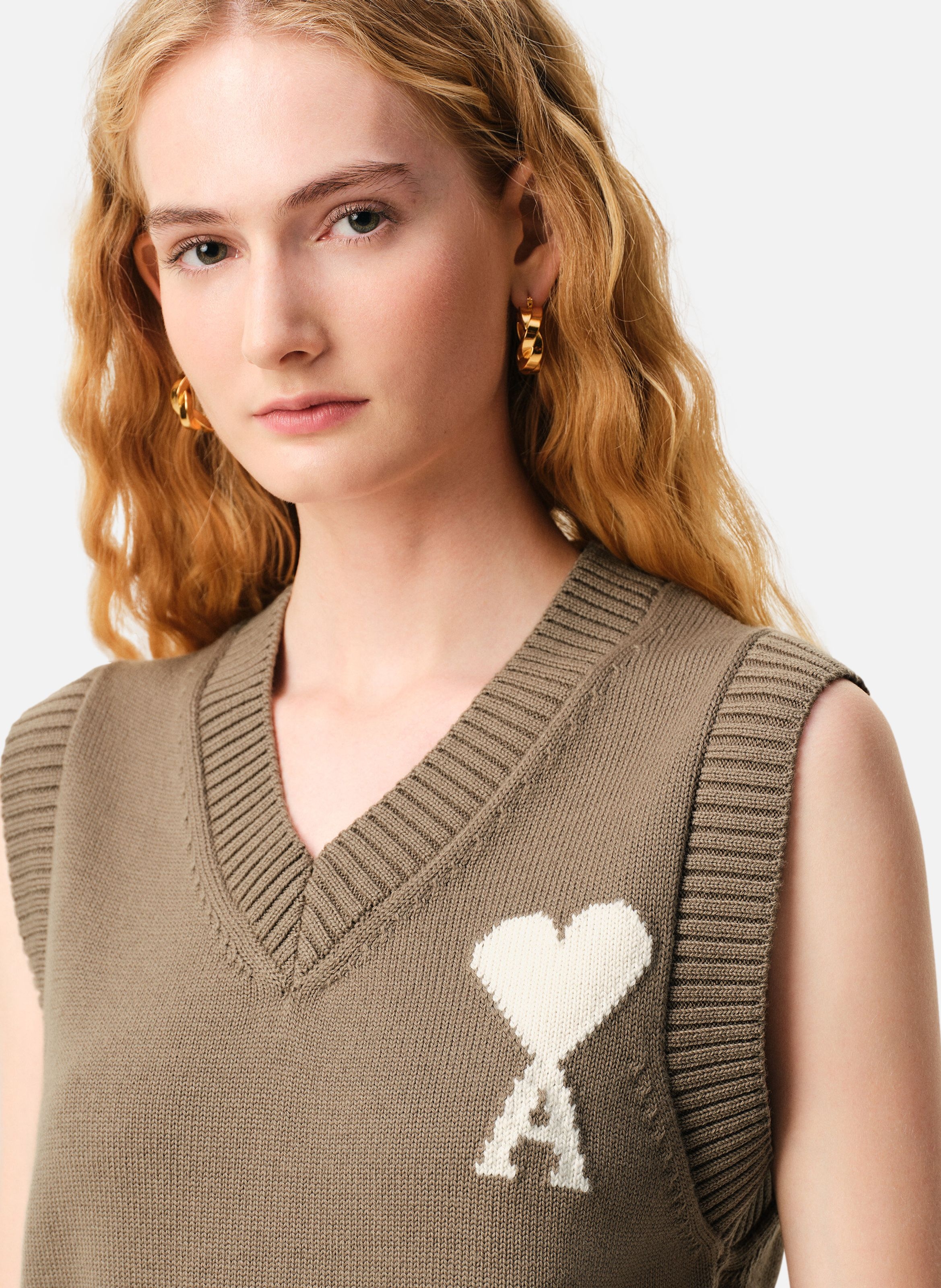 Pull col v sans manches ami de coeur en laine unisexe AMI PARIS Beige