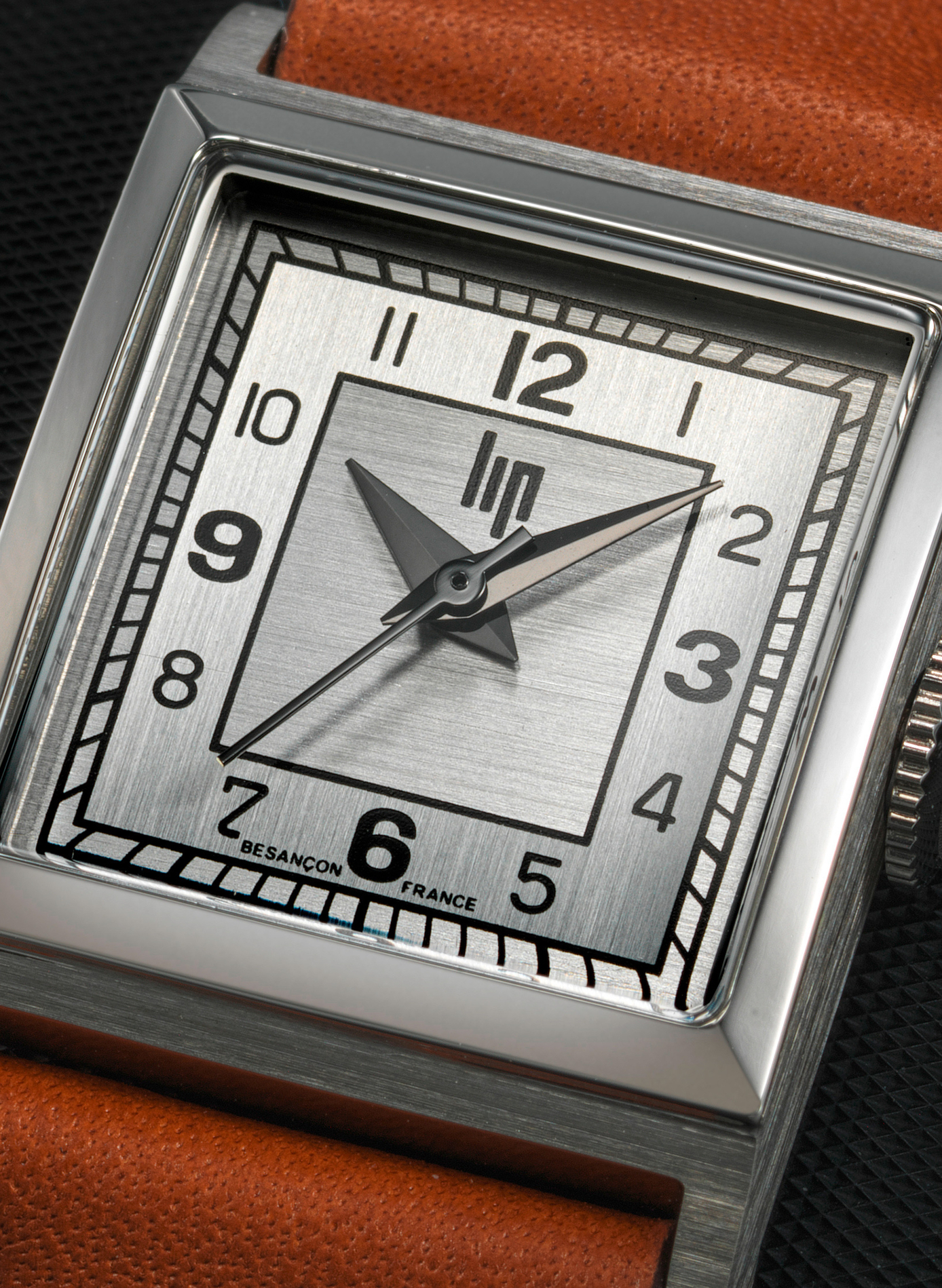 Montre carrée bracelet en cuir LIP Argent