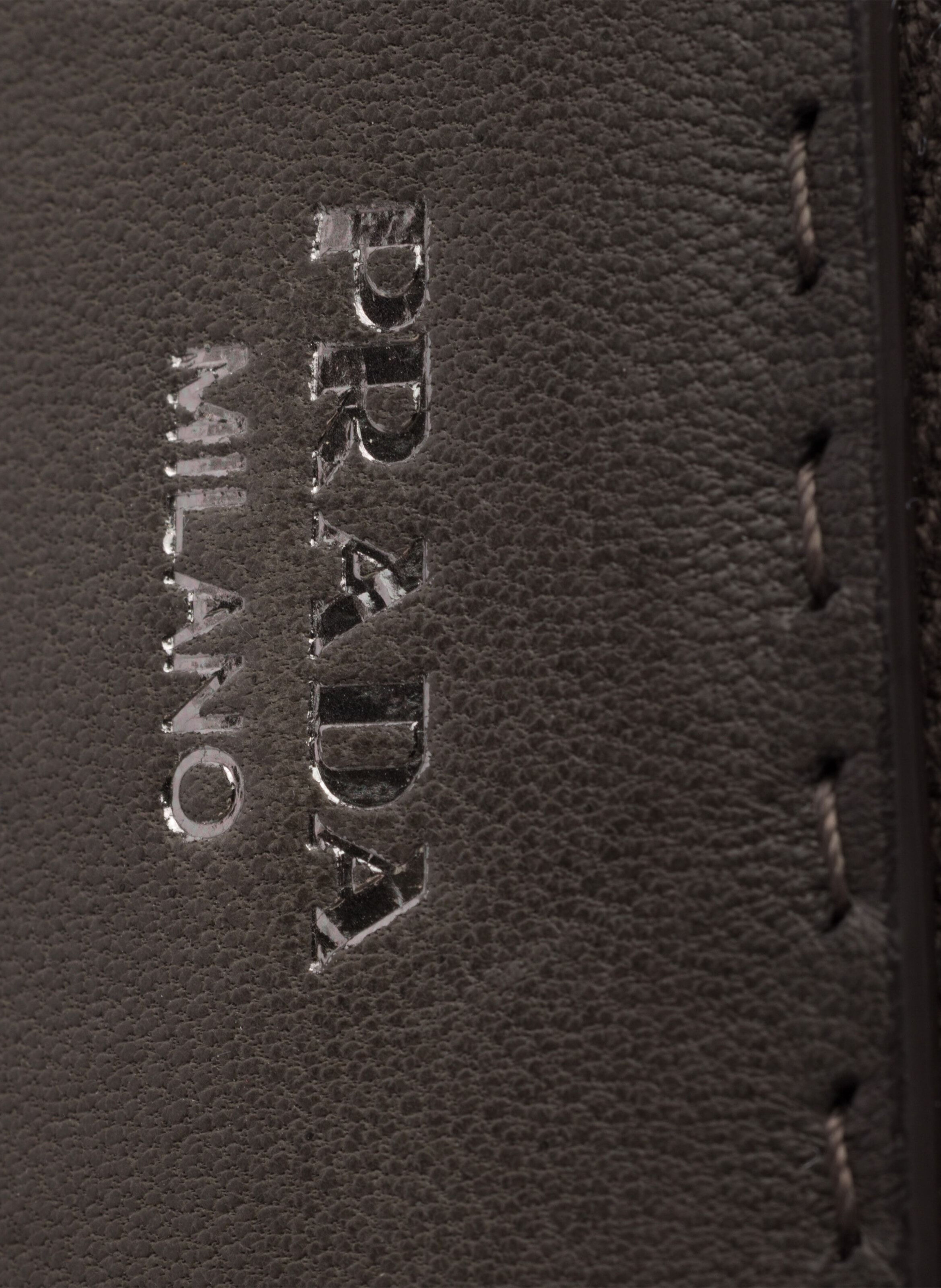 Pochette en cuir vieilli PRADA Gris