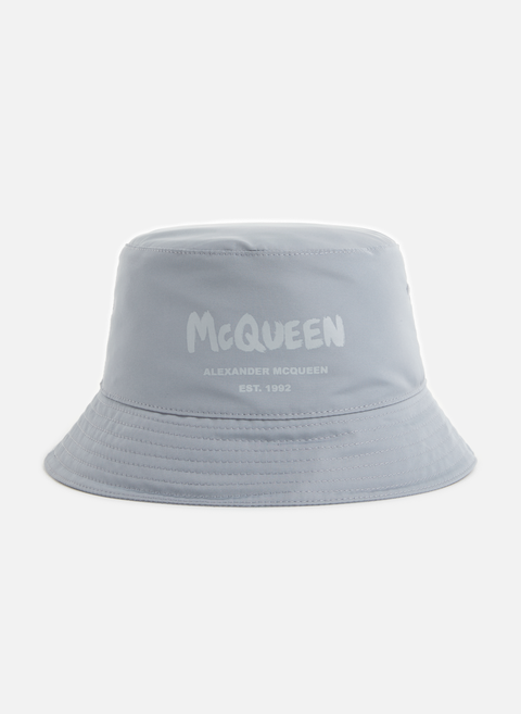 قبعة دلو بشعار الماركة رمادية من alexander mcqueen 