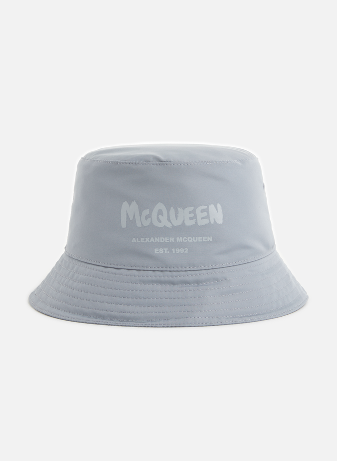 قبعة دلو بشعار alexander mcqueen