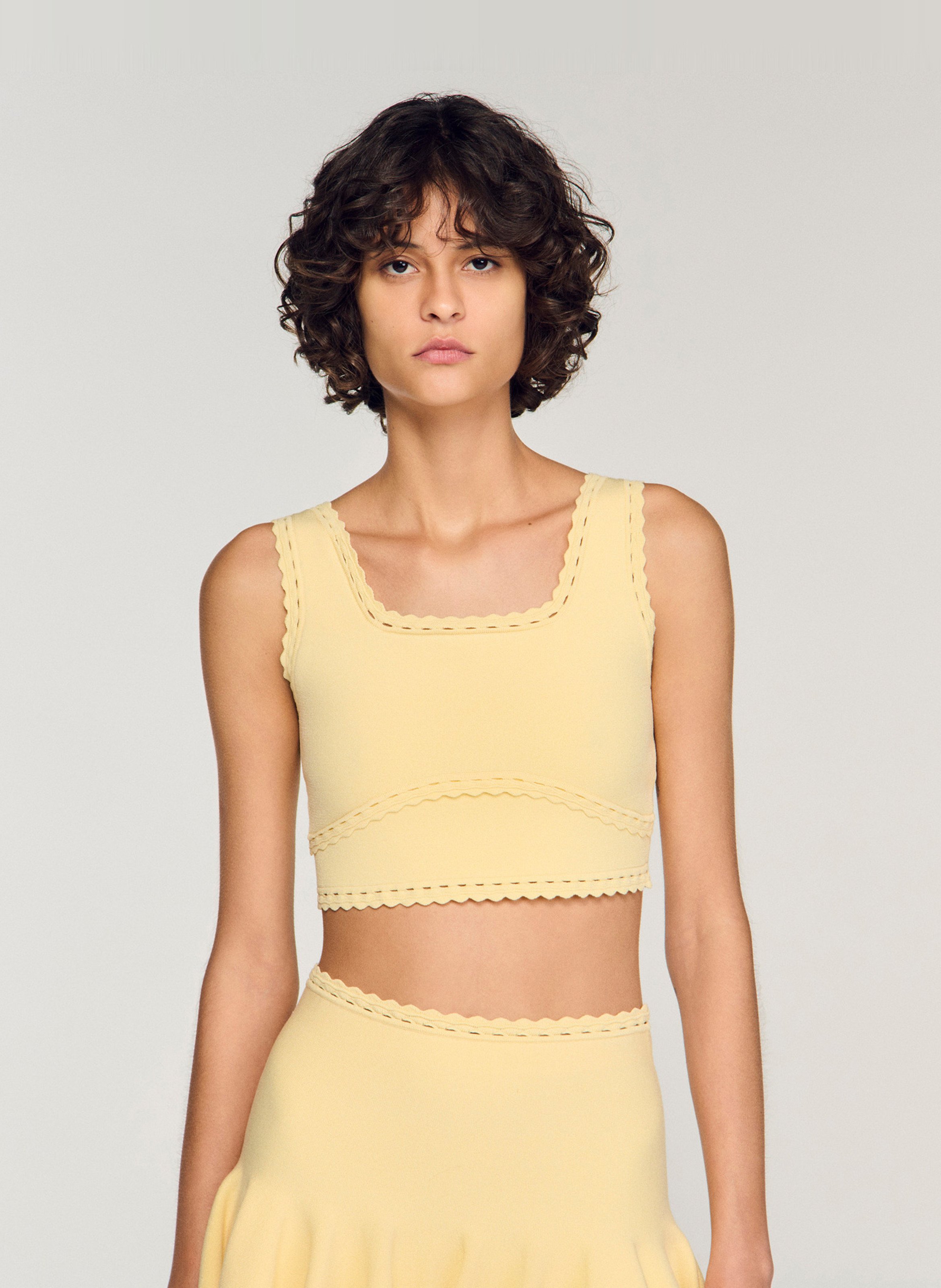 Top court en maille SANDRO Jaune