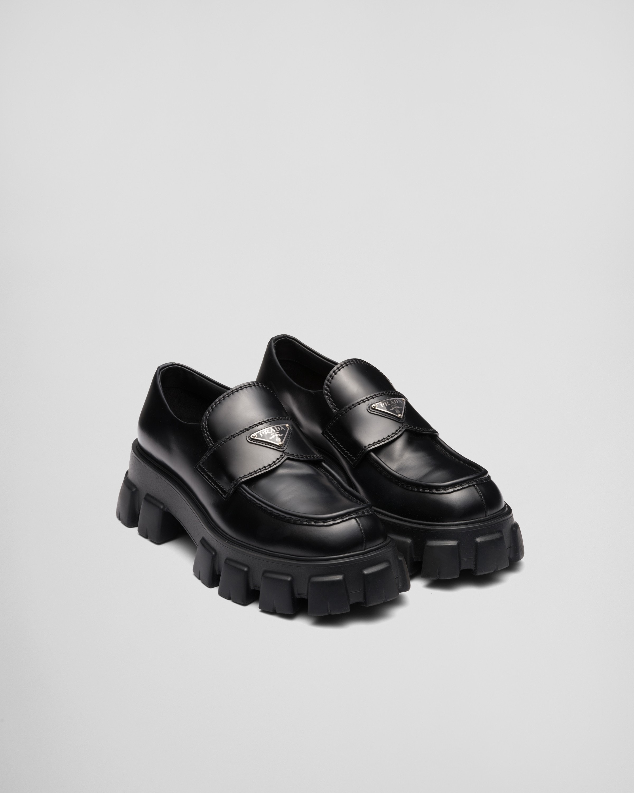 Mocassins monolith en cuir brossé PRADA Noir