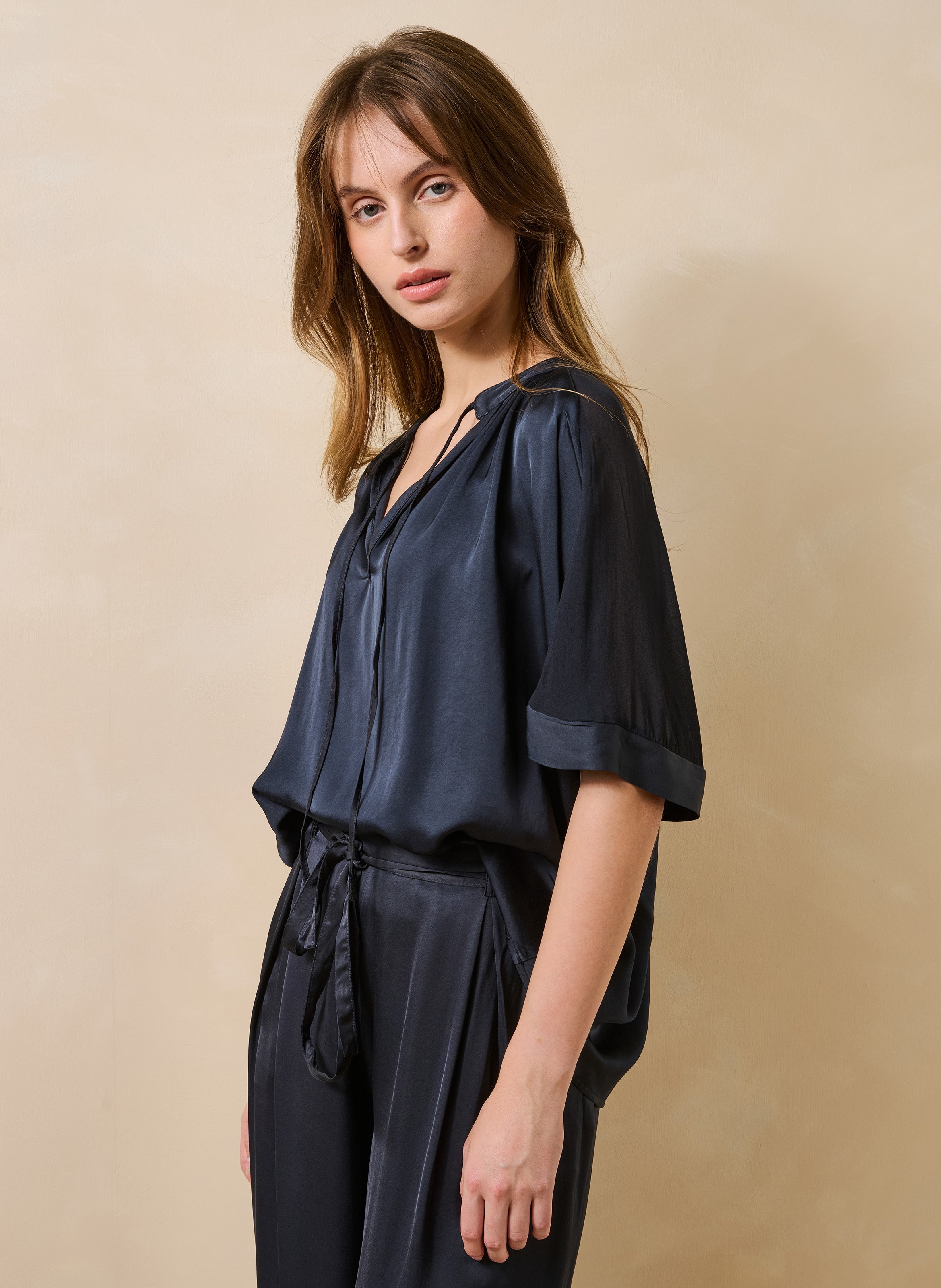 Ruimvallende blouse met Tunesische kraag LA FEE MARABOUTEE Blauw