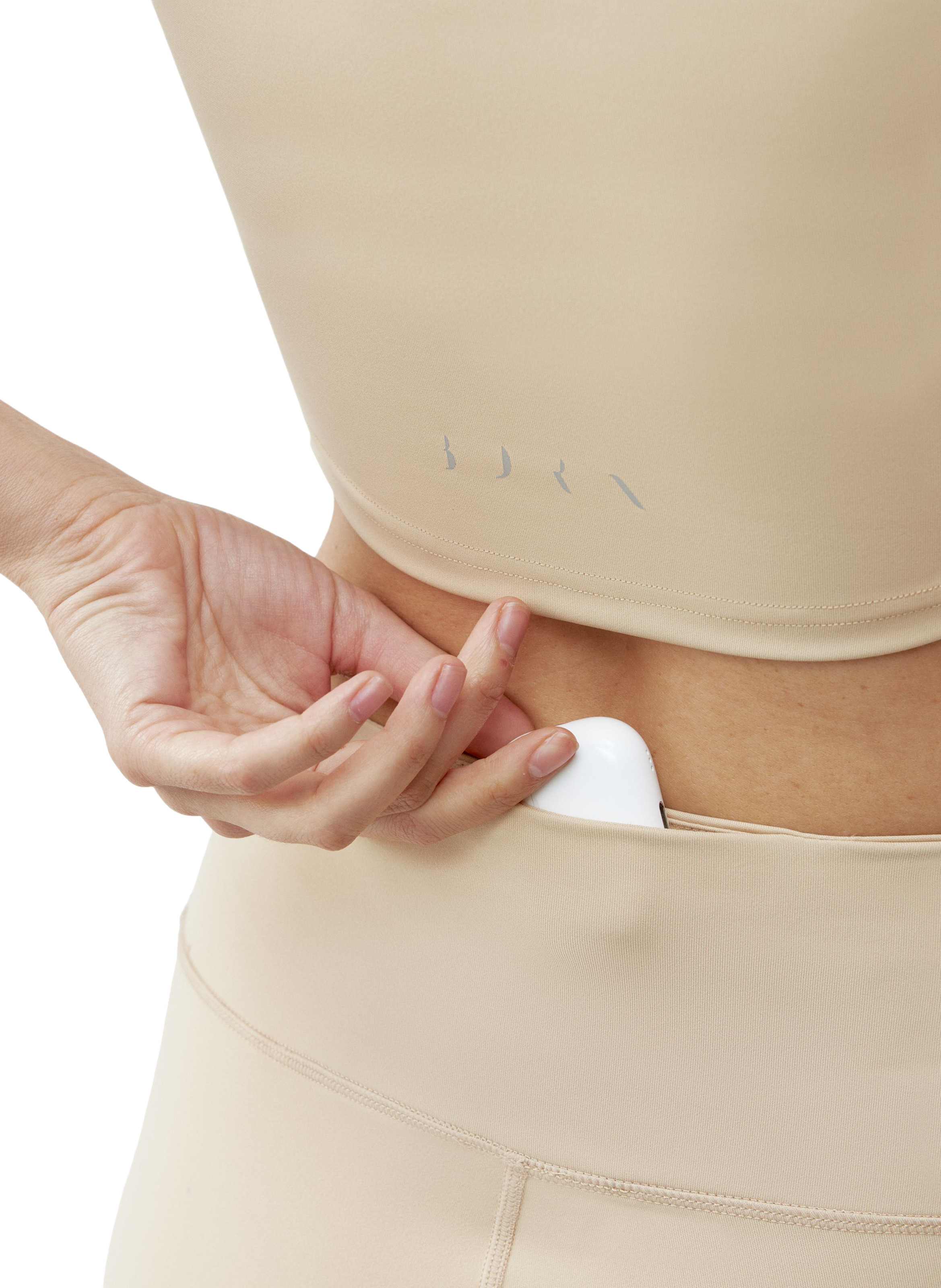 Short moulant de sport performance sayani BORN LIVING YOGA Beige