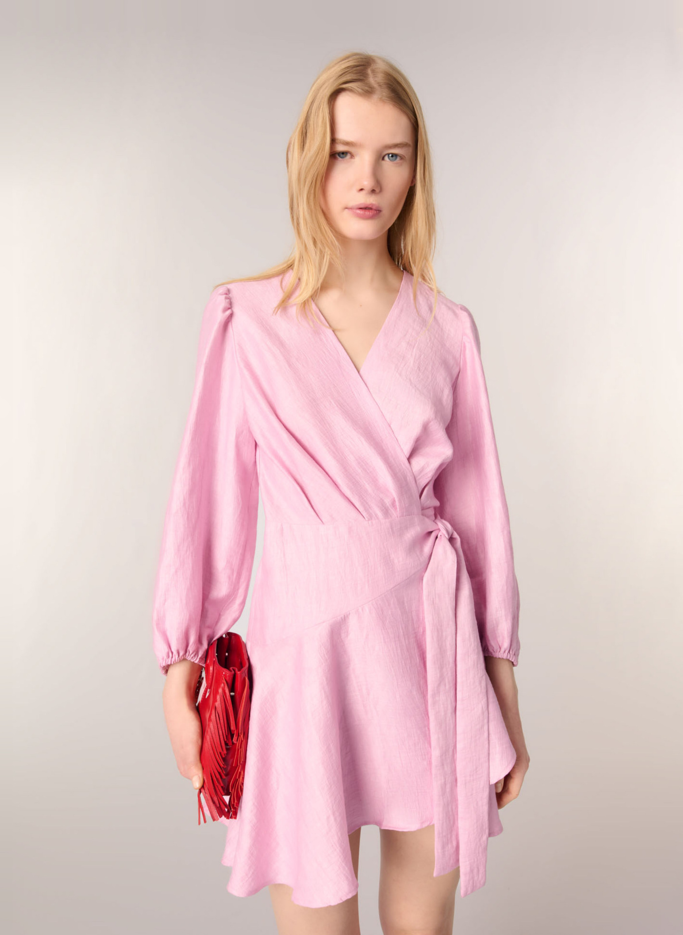 MAJE Robe courte cintrée col v en lin mélangé Rose