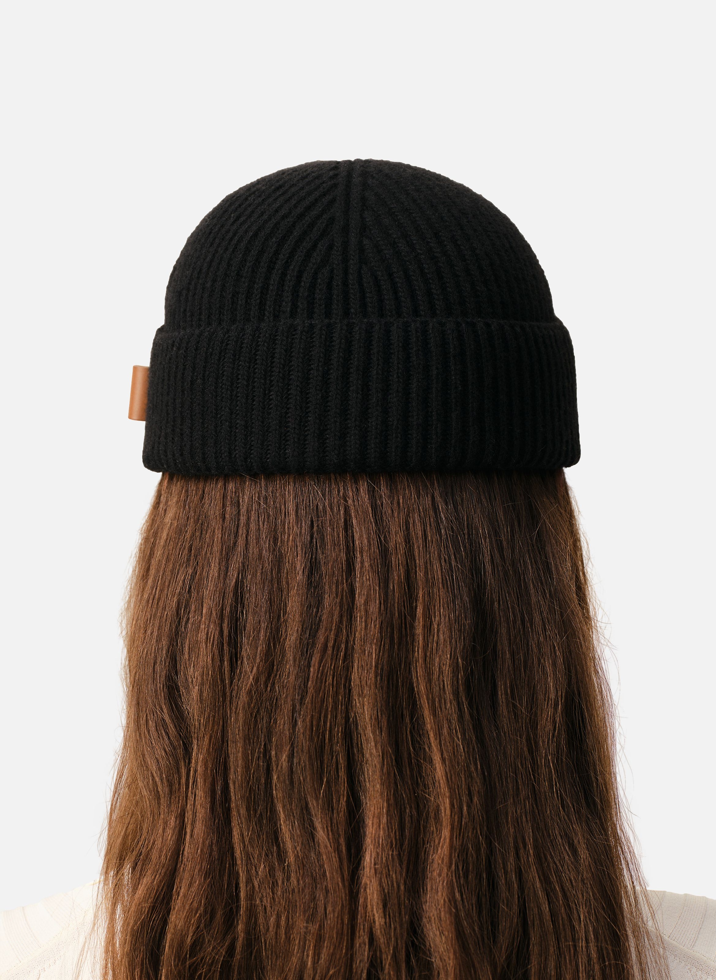 Bonnet etiquette cuir ami unisexe en laine AMI PARIS Noir