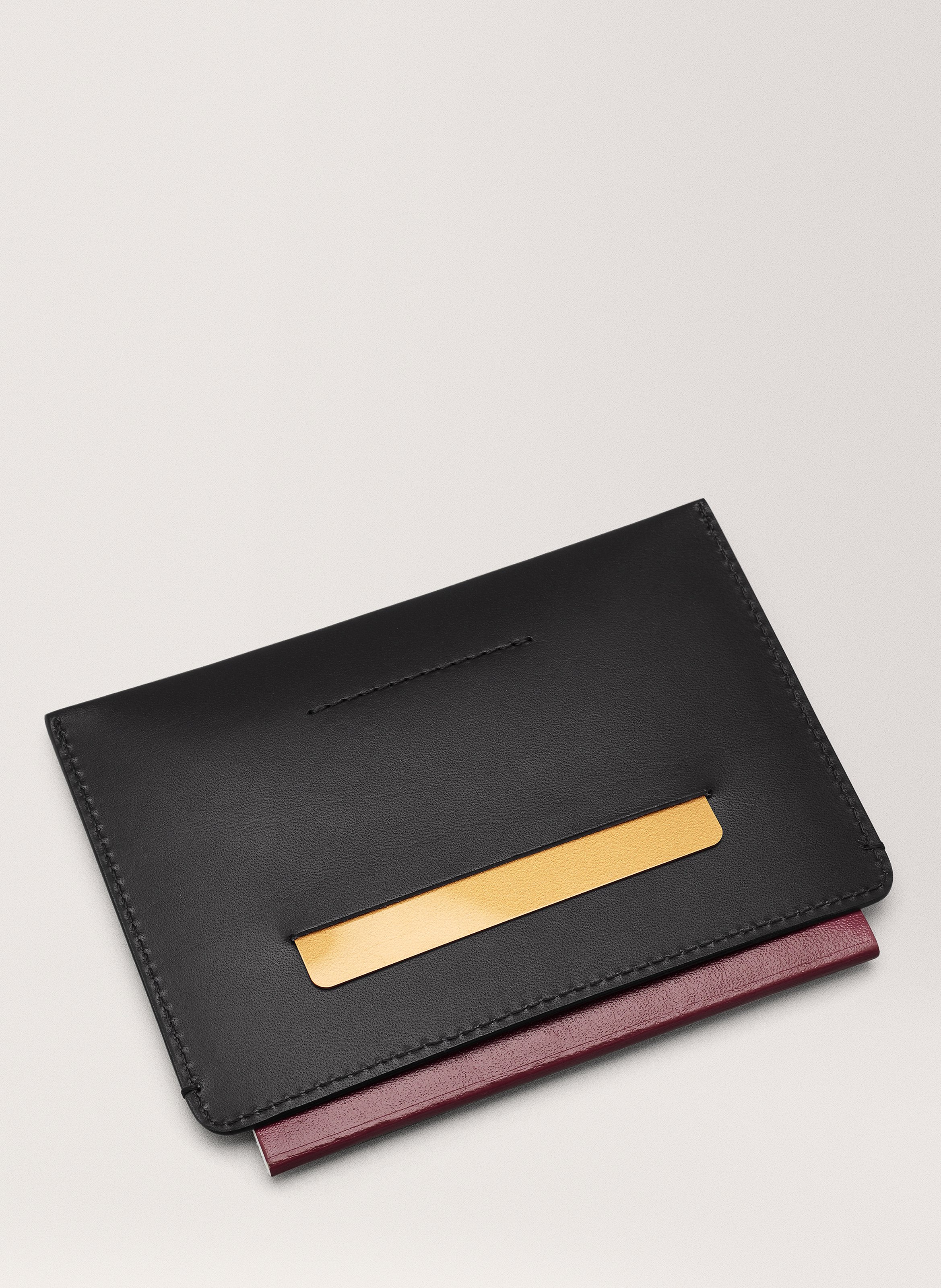 Étui passeport 'easton' en cuir vachetta CARL FRIEDRIK Noir