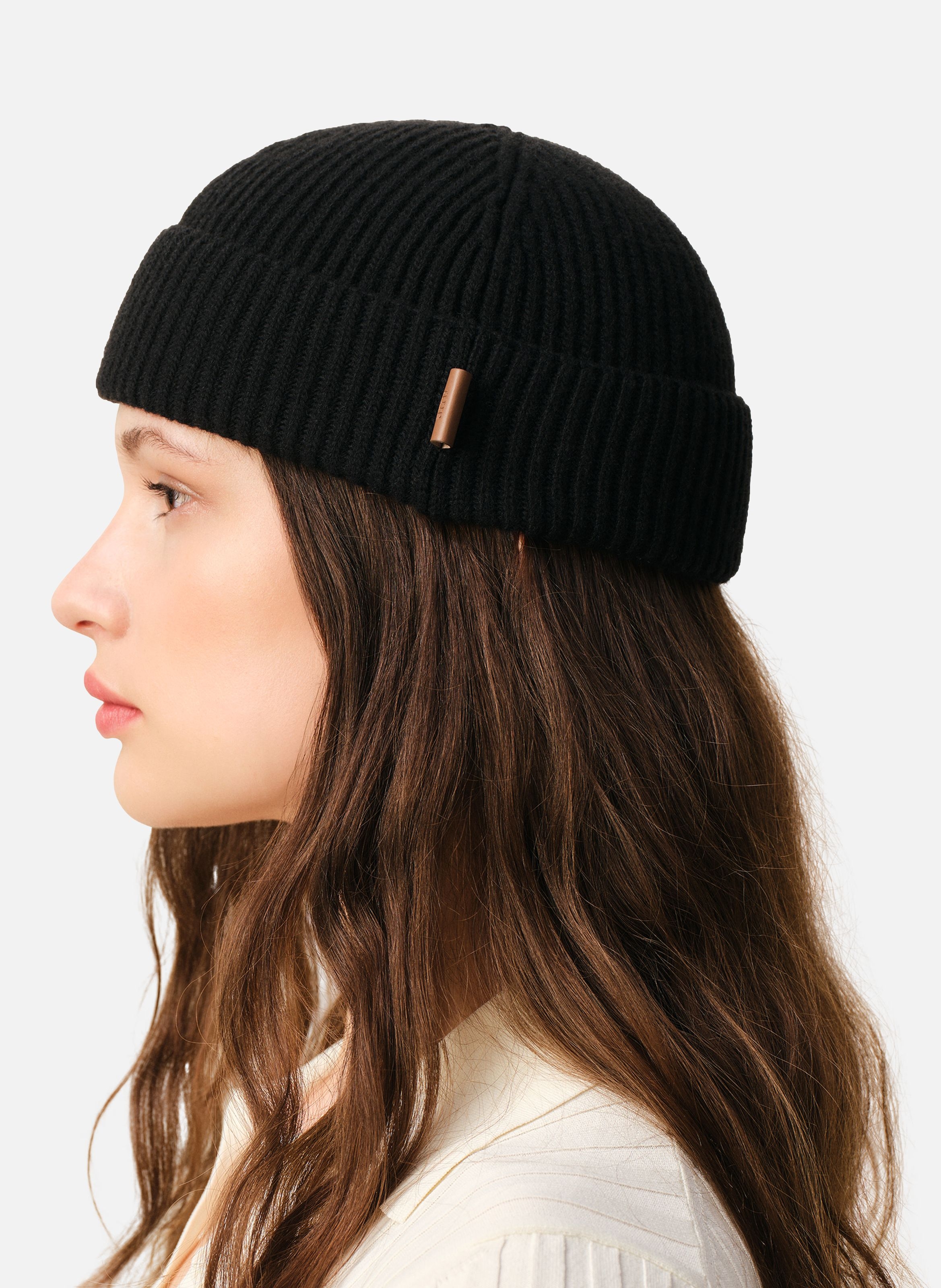 Bonnet etiquette cuir ami unisexe en laine AMI PARIS Noir