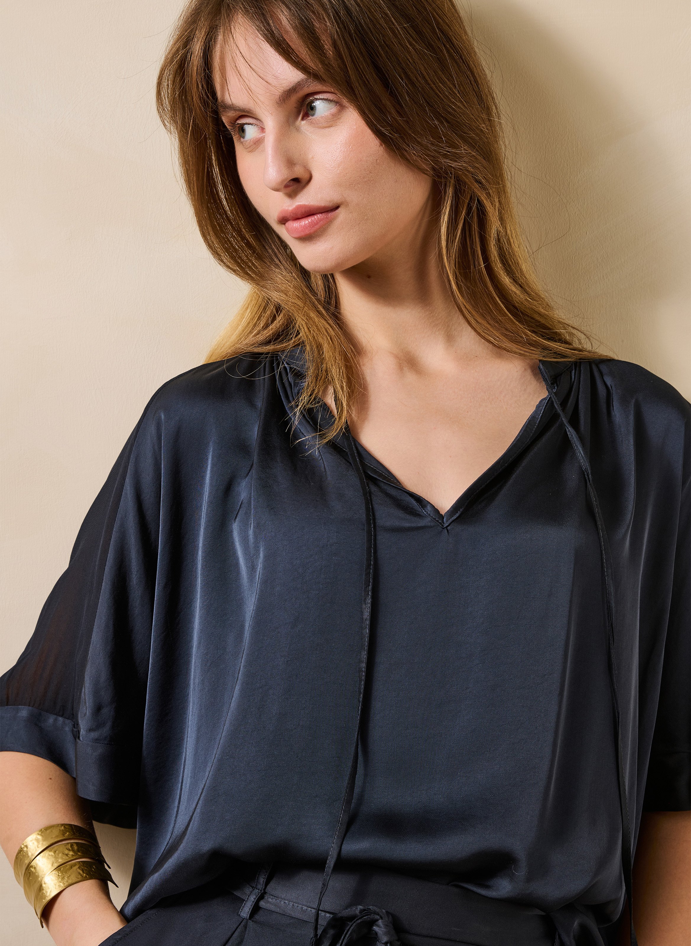Ruimvallende blouse met Tunesische kraag LA FEE MARABOUTEE Blauw