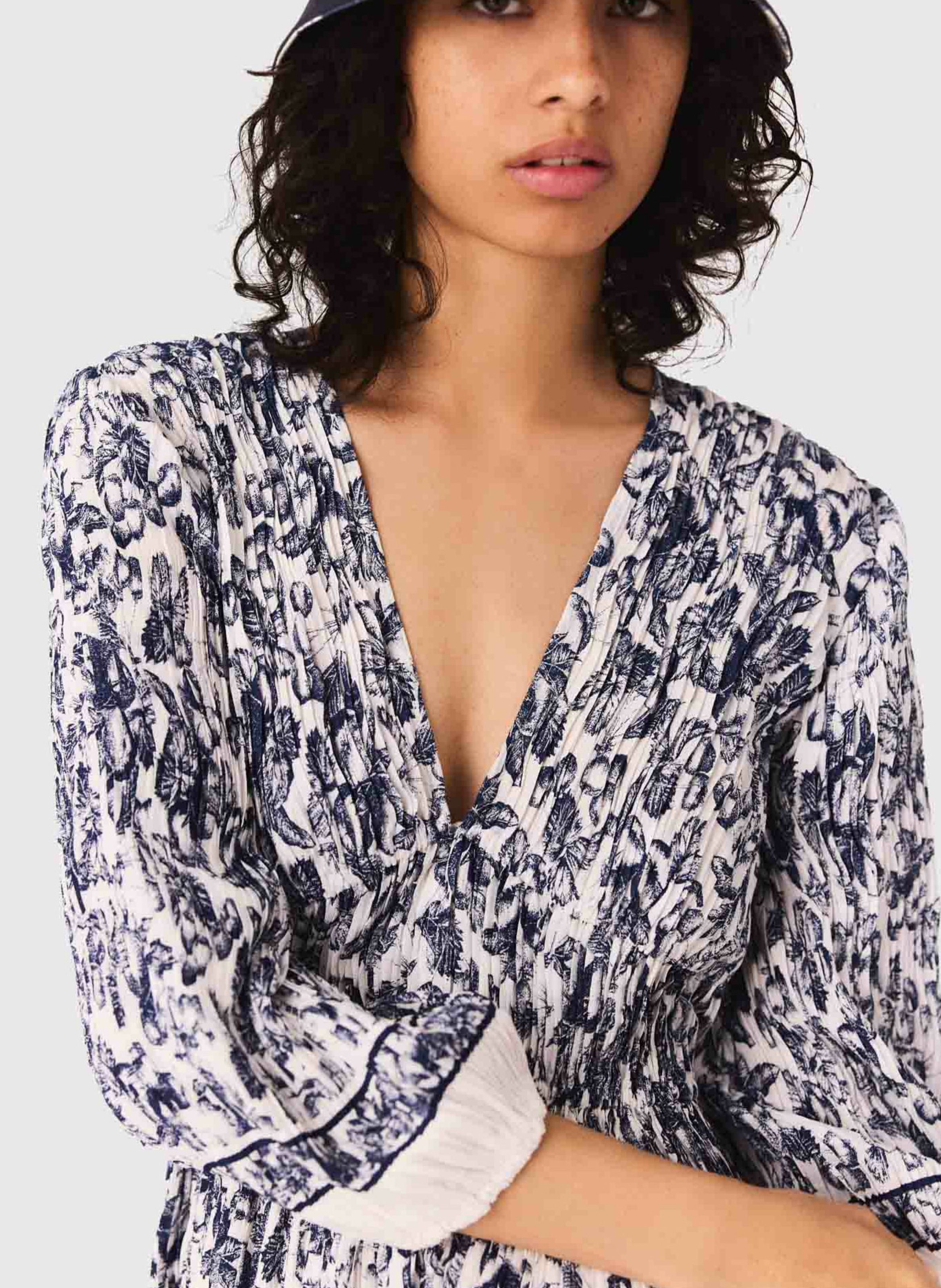 Robe courte col v à motifs MAJE Bleu