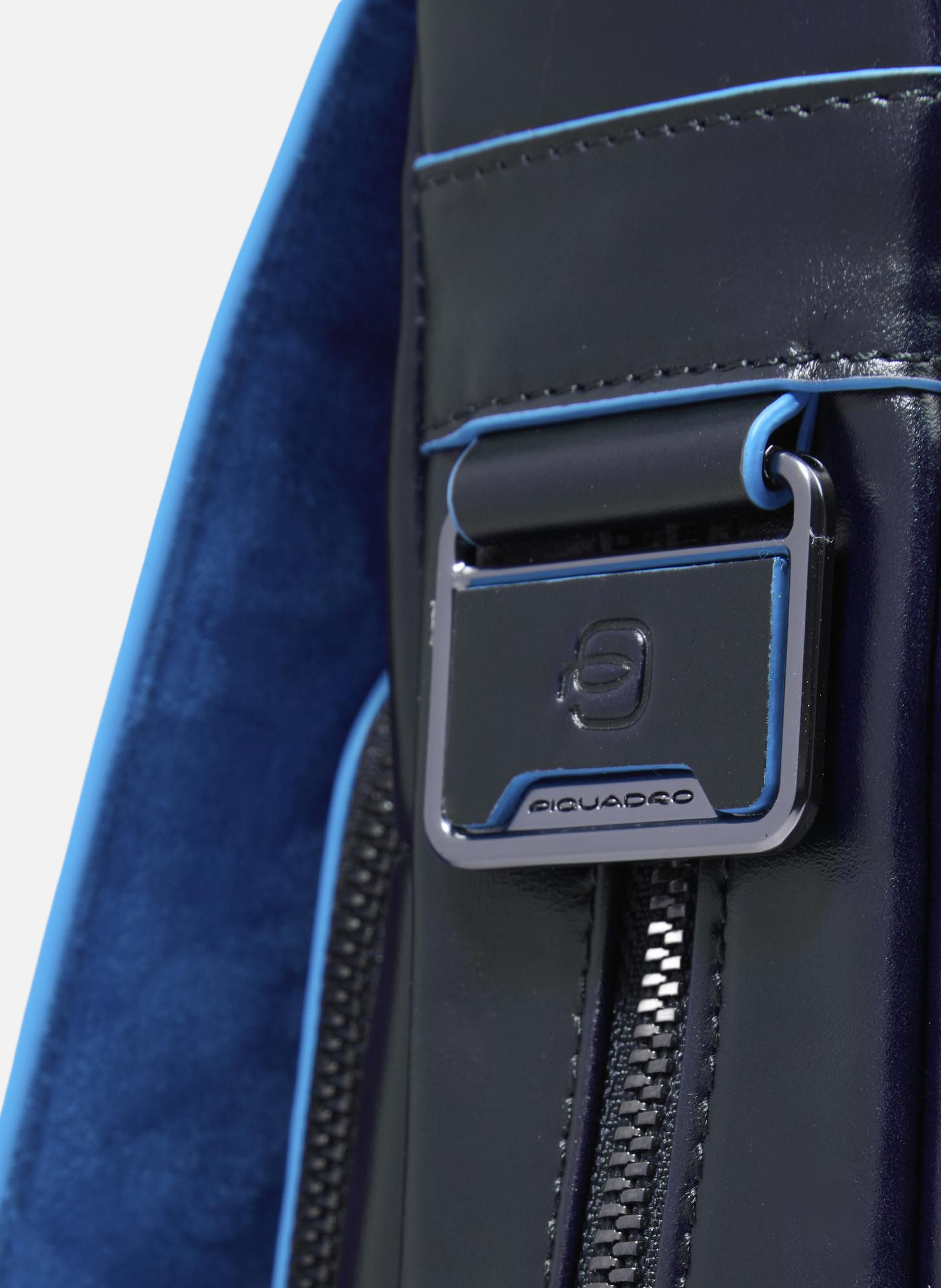 Serviette extensible pour ordinateur 15,6" PIQUADRO Bleu