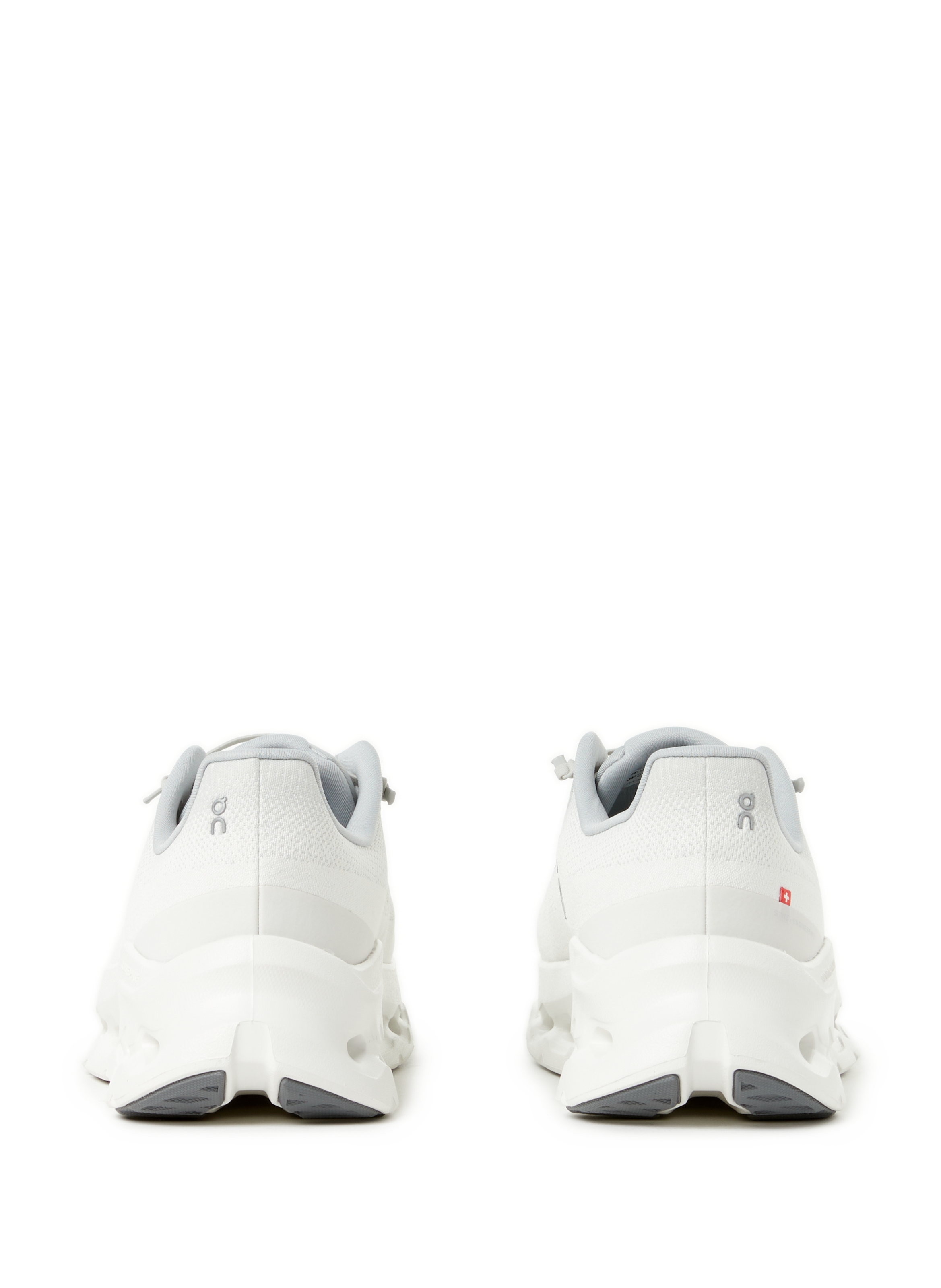 Cloudtilt sneakers ON RUNNING White