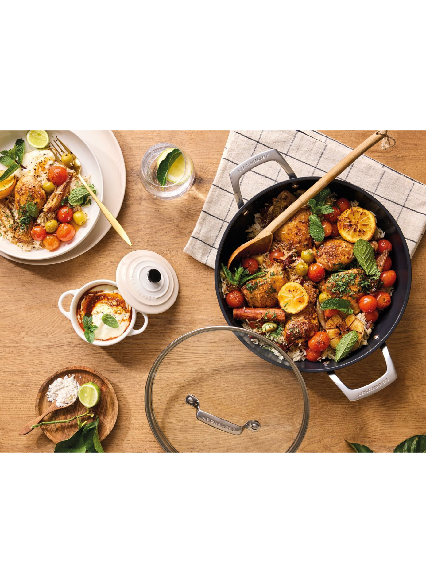 Non-stick Provencal sauté pan with lid Essential LE CREUSET Black