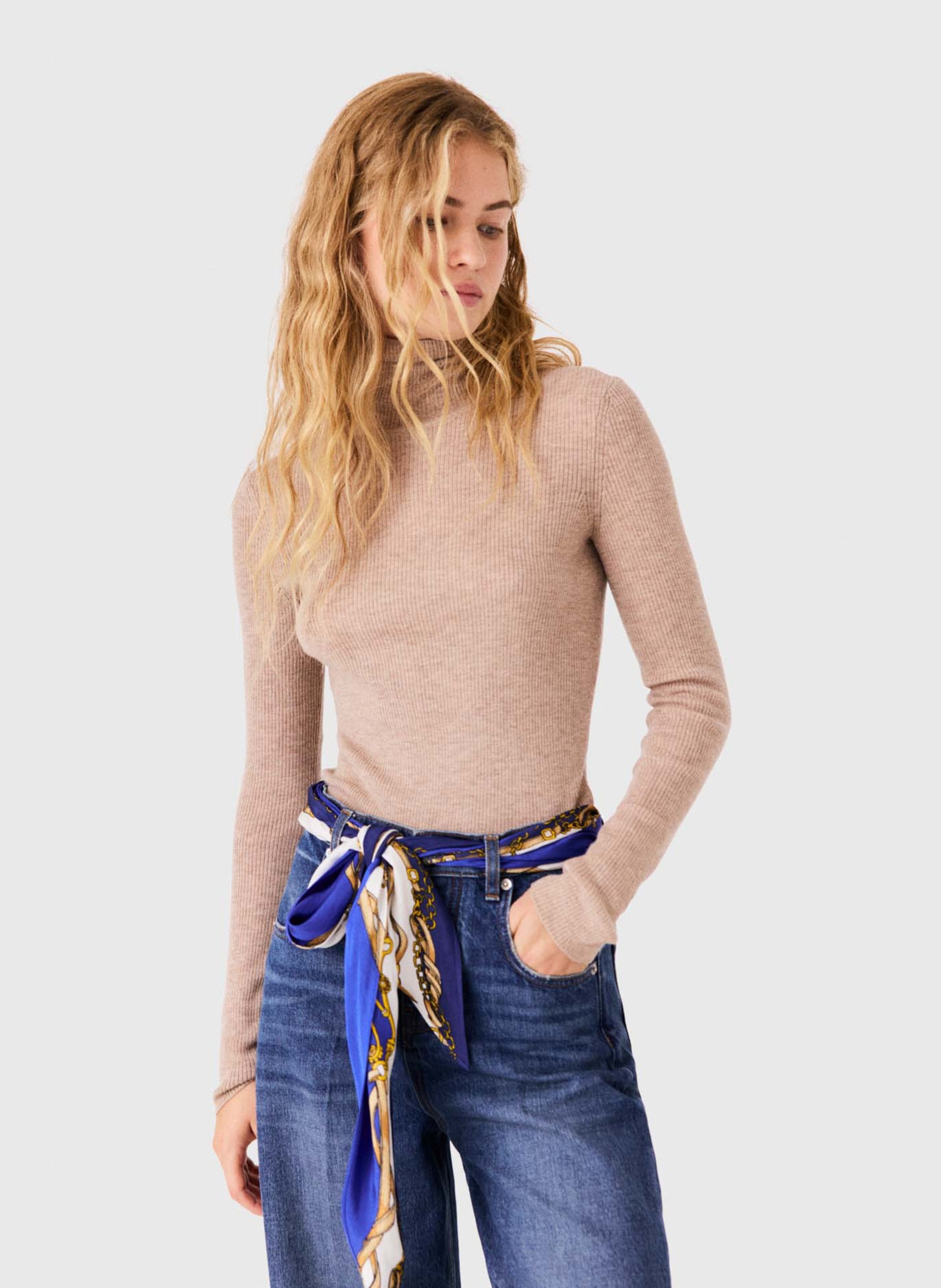 Pull moulant en laine et soie MAJE Beige