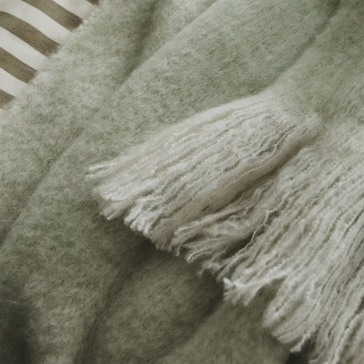 Plaid en mohair, nimbus | Vert DESFORGES Maison