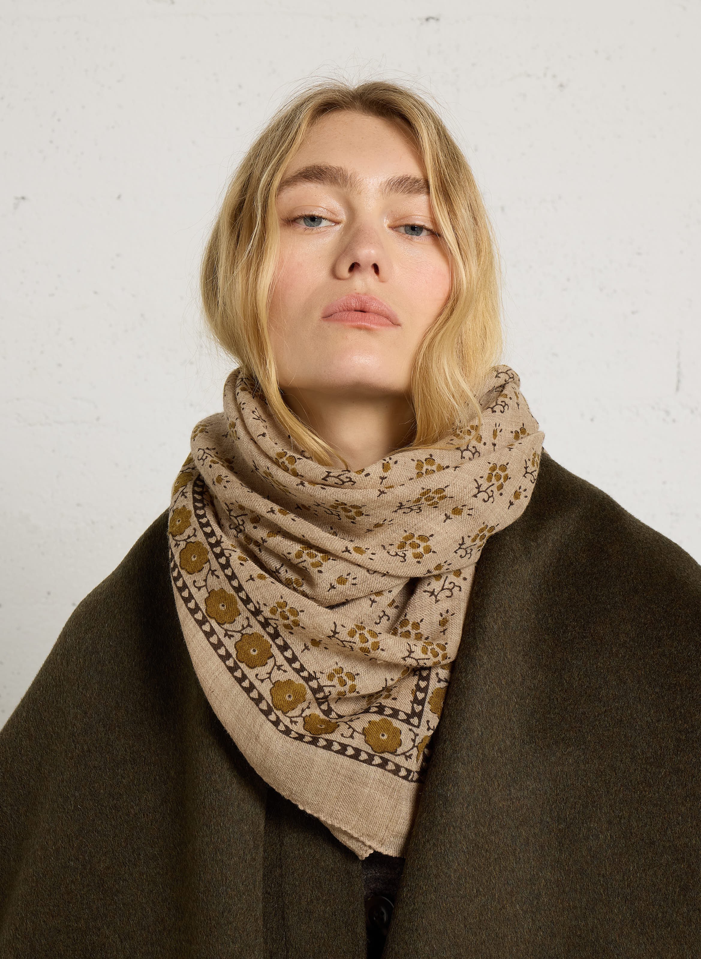 Foulard en twill de laine imprimé SOEUR Beige