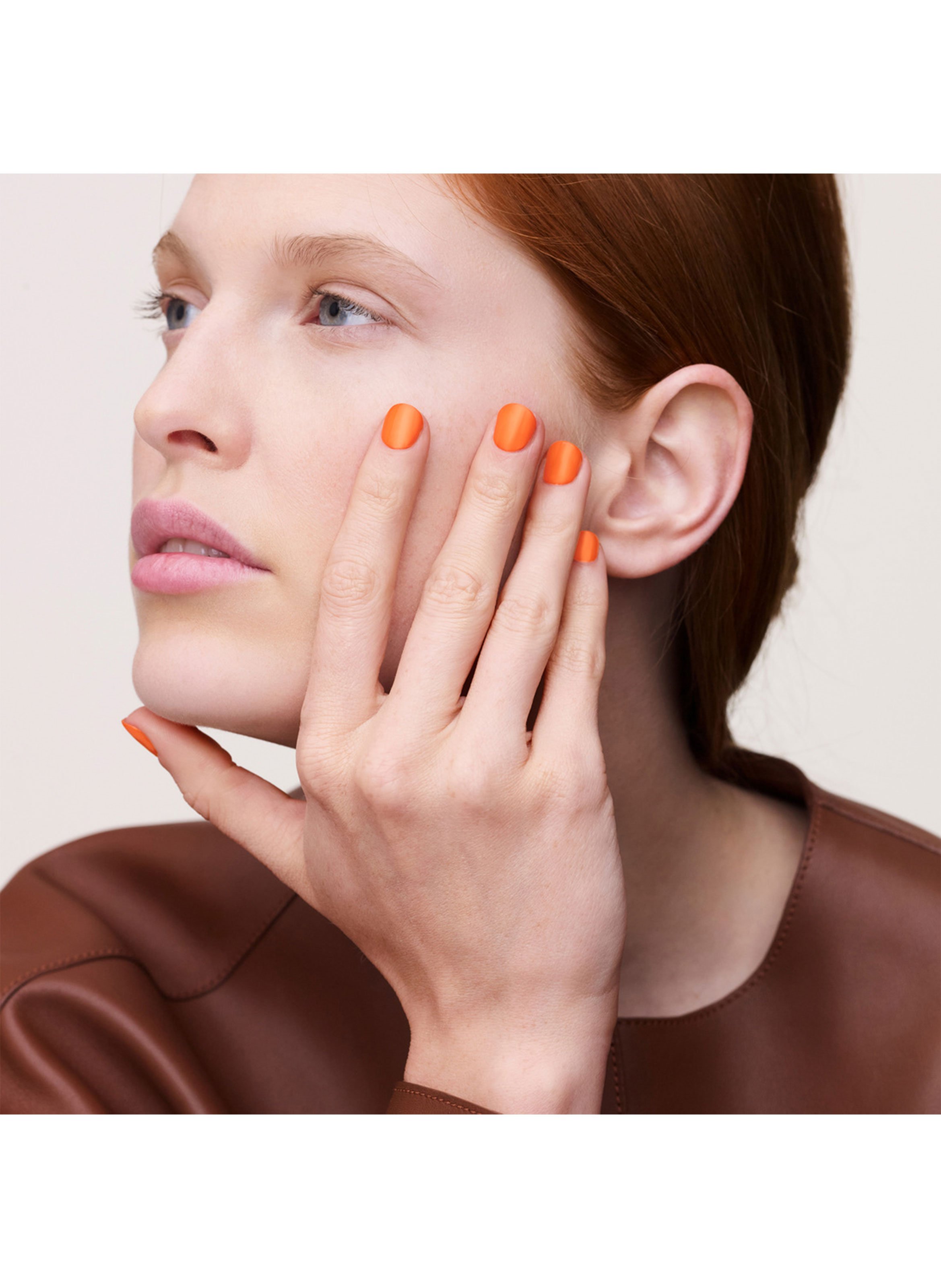 Les Mains Hermès Orange Boîte enamel nail polish HERMÈS 33 orange boîte