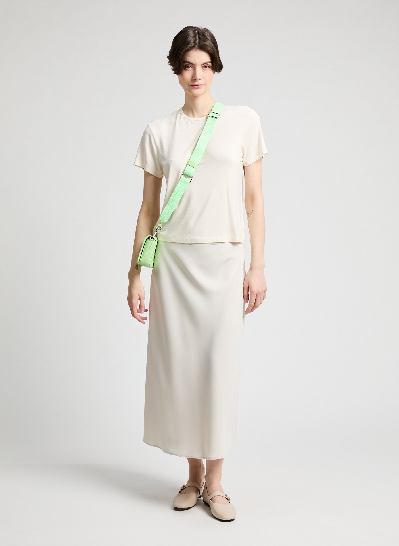 Straight round-neck T-shirt Beige