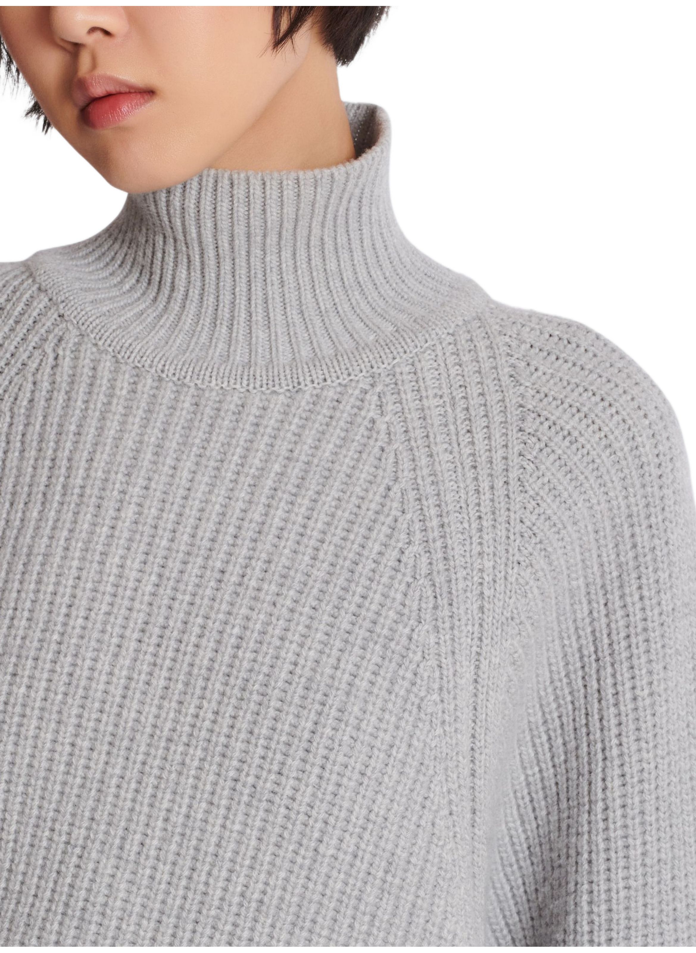 Pull en maille côtélée à col montant Gris