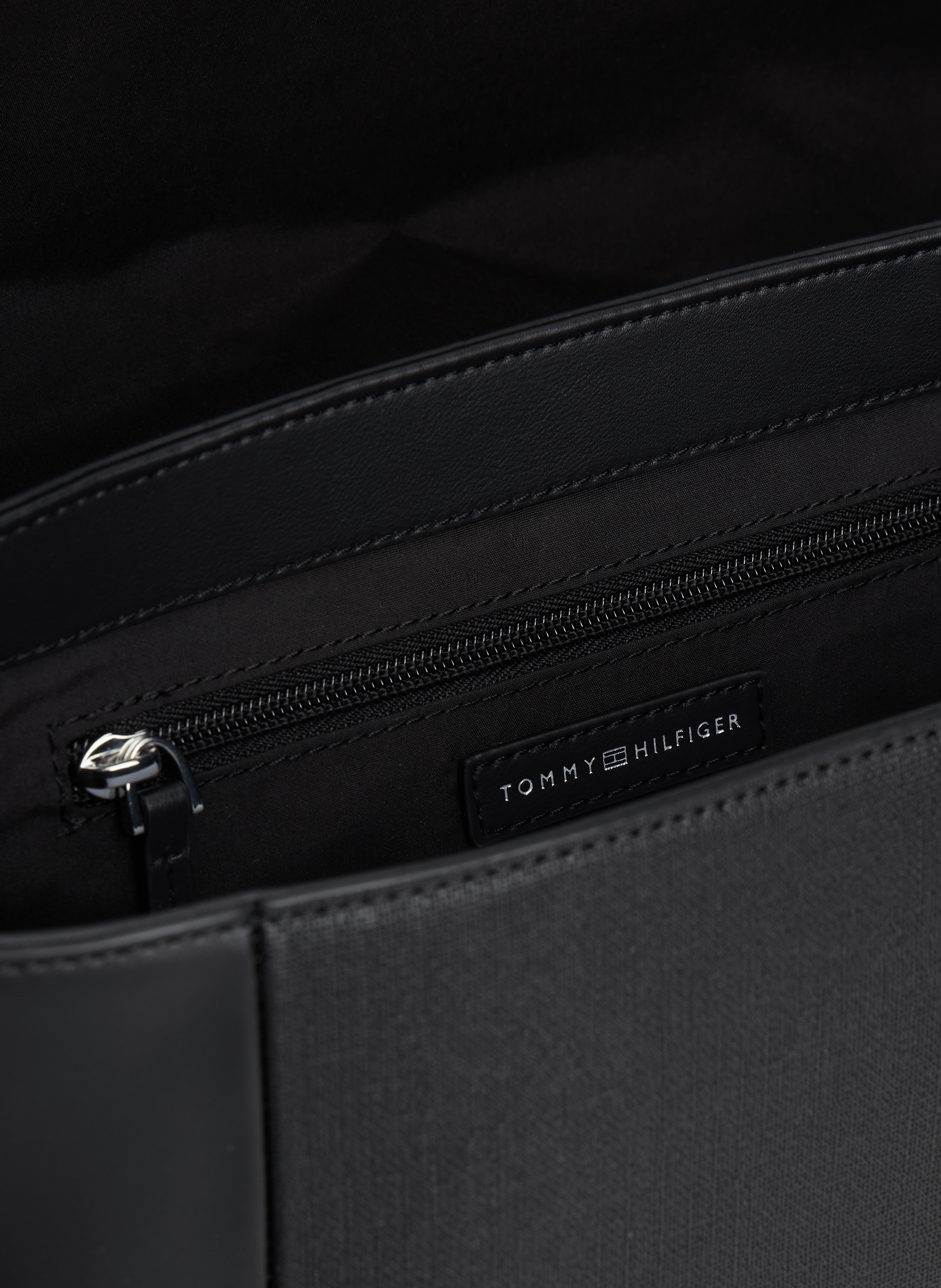 Plain shoulder bag TOMMY HILFIGER Black