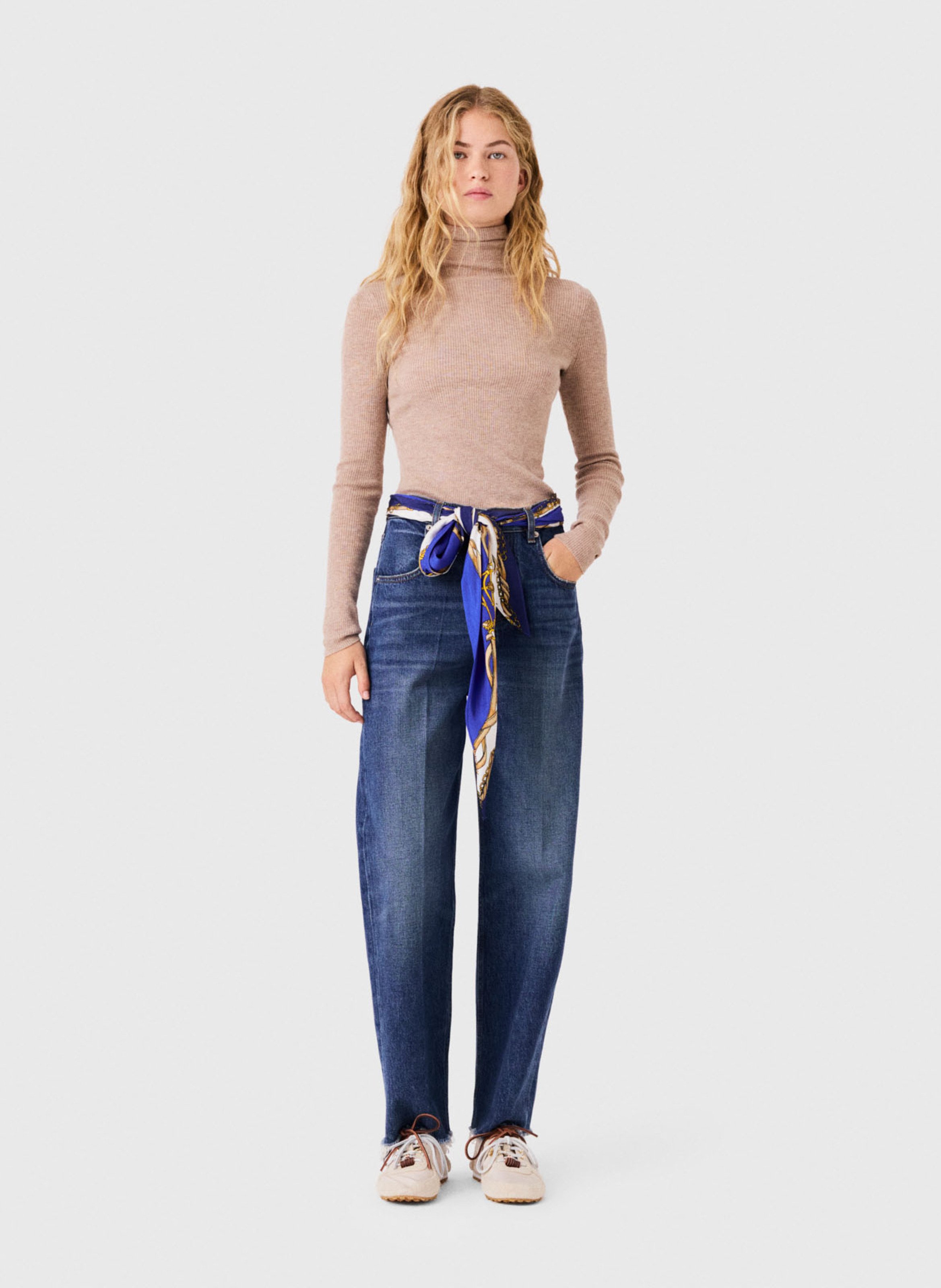 Pull moulant en laine et soie MAJE Beige