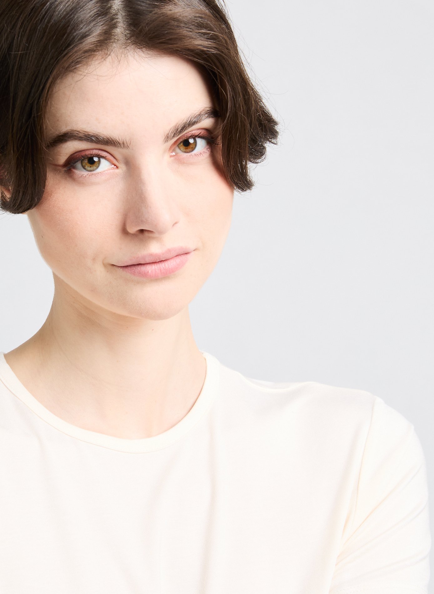 Straight round-neck T-shirt Beige