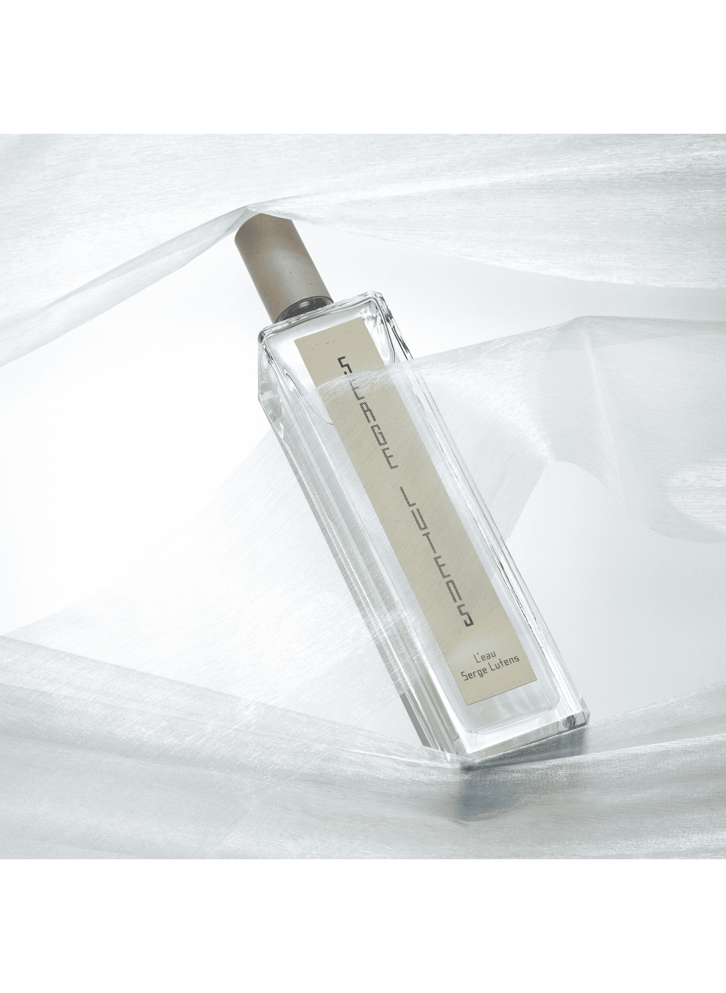 L'Eau Serge Lutens SERGE LUTENS No color