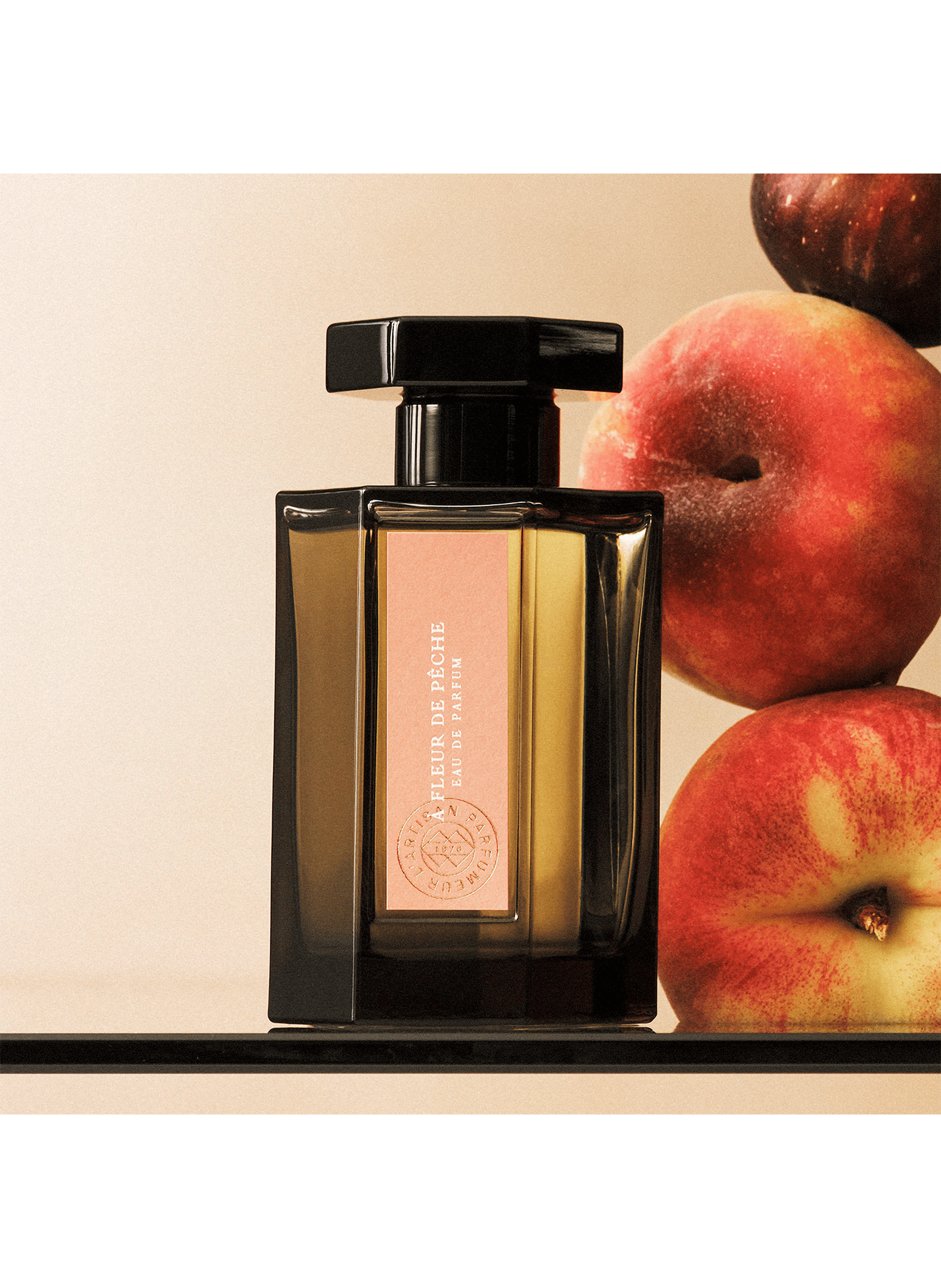 À Fleur de Pêche eau de parfum L'ARTISAN PARFUMEUR No color
