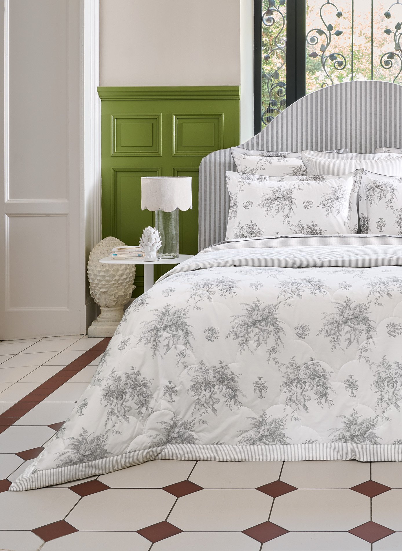 Jete de lit evanescence ANNE DE SOLENE Blanc