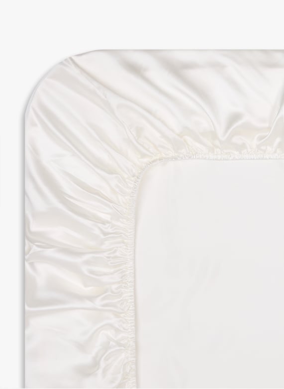 Drap housse en soie de mûrier | Blanc by AU PRINTEMPS PARIS Drap housse en soie de mûrier Blanc