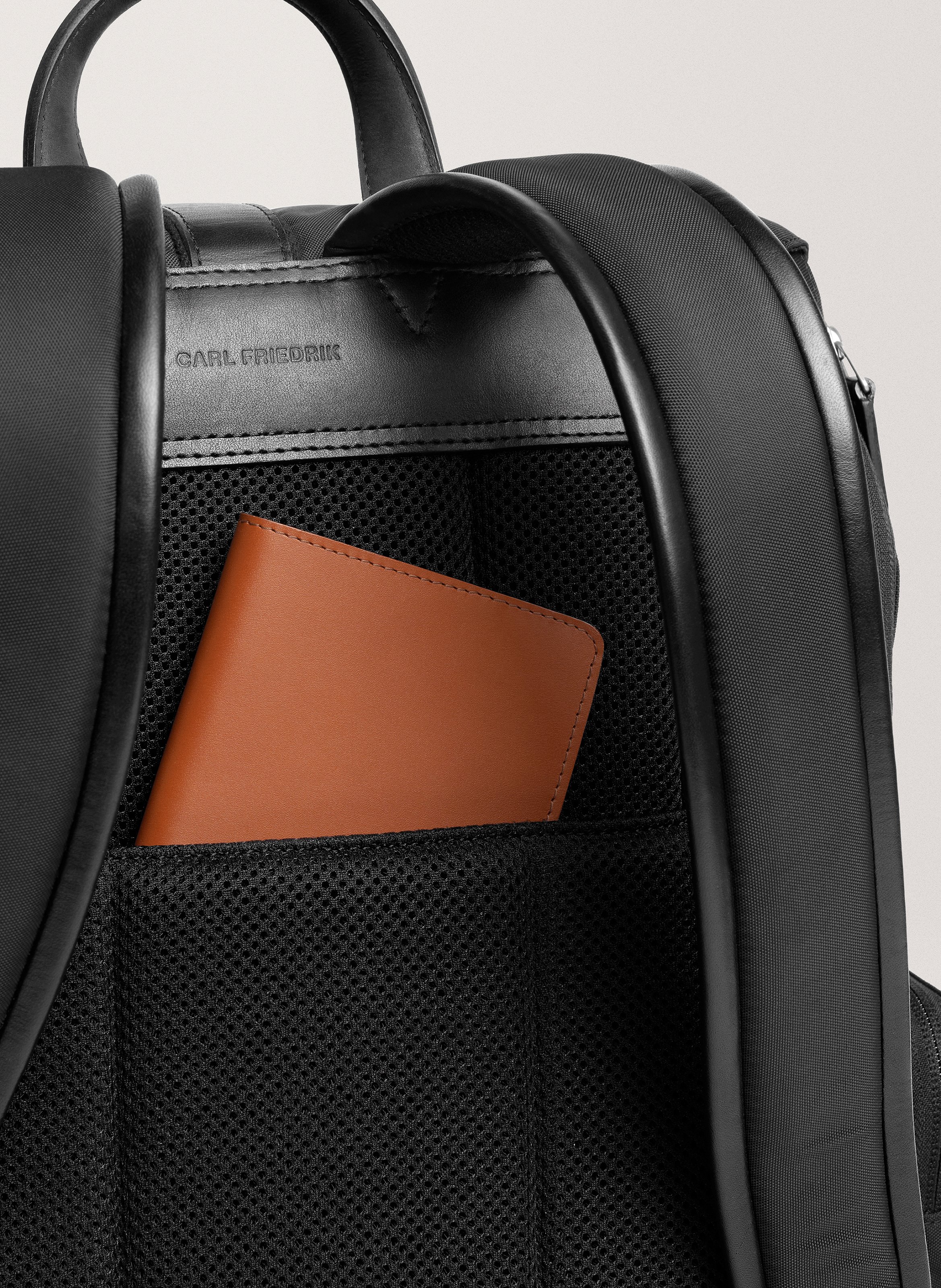 Sac à dos 'Traverse' en nylon CARL FRIEDRIK Noir