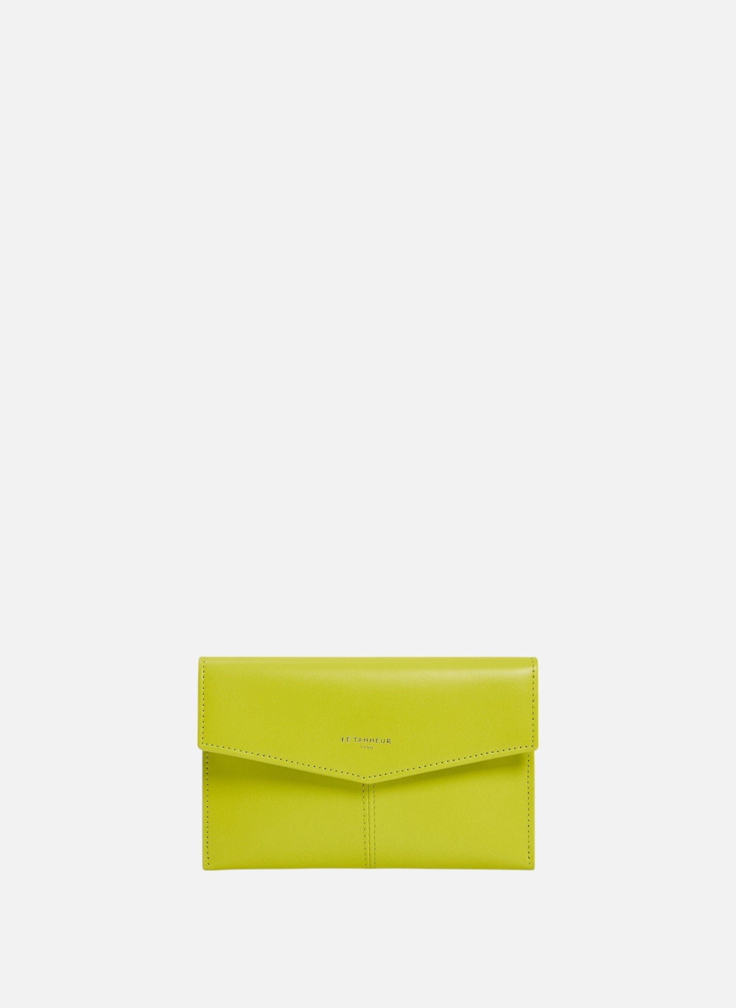 Pochette enveloppe moyen modèle charlotte en cuir lisse  Vert acide