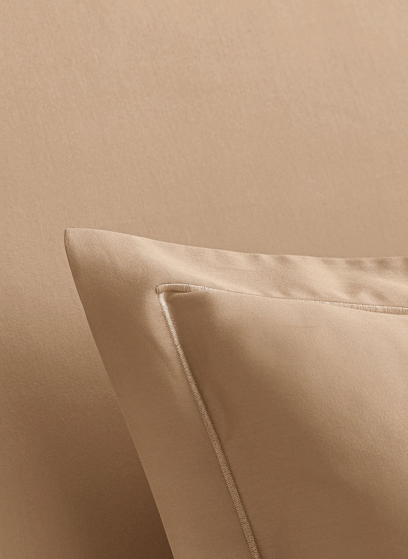 Taie d'oreiller eclat bronze ANNE DE SOLENE Marron