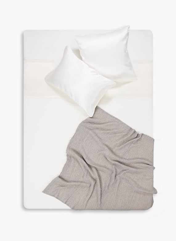 Drap plat en soie de mûrier | Blanc by AU PRINTEMPS PARIS Drap plat en soie de mûrier Blanc
