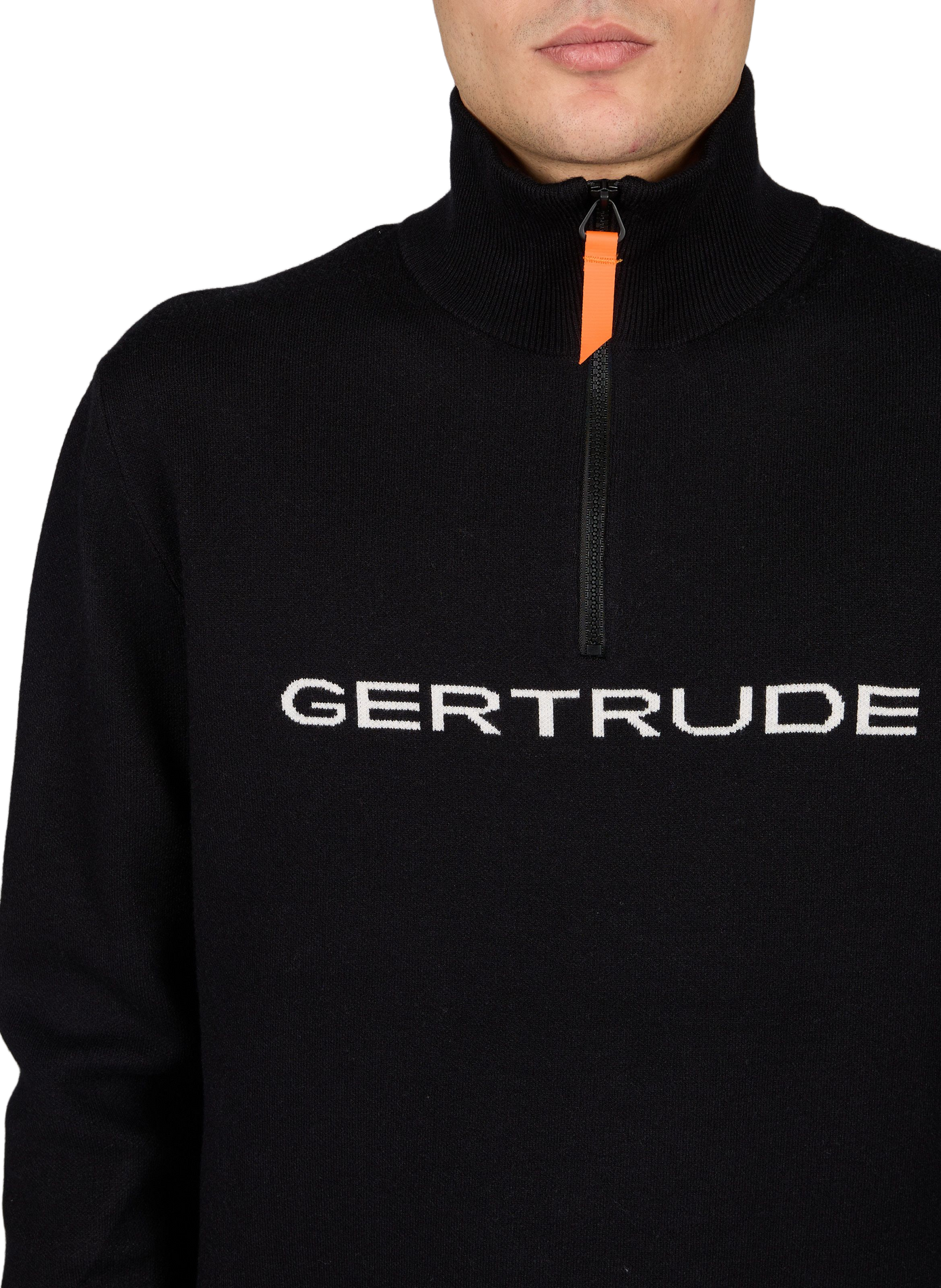 Pullover mit Reißverschluss-Stehkragen und Schriftzug GERTRUDE Schwarz