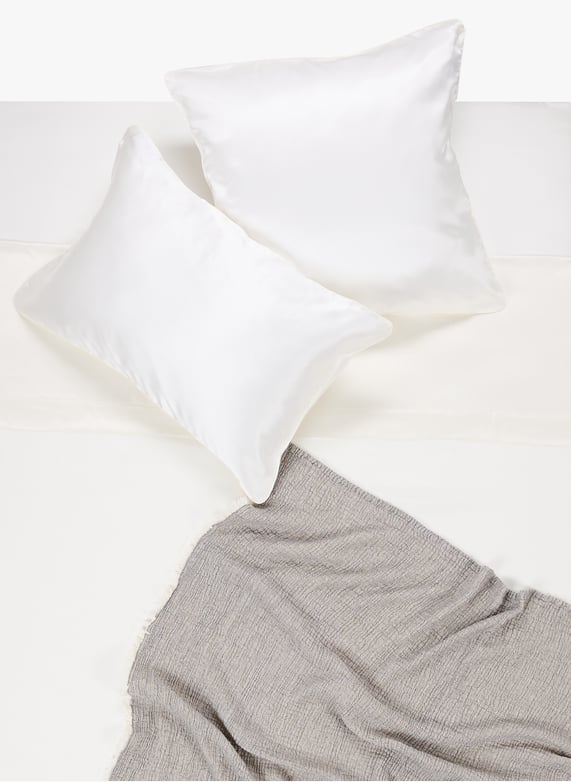Drap plat en soie de mûrier | Blanc by AU PRINTEMPS PARIS Drap plat en soie de mûrier Blanc