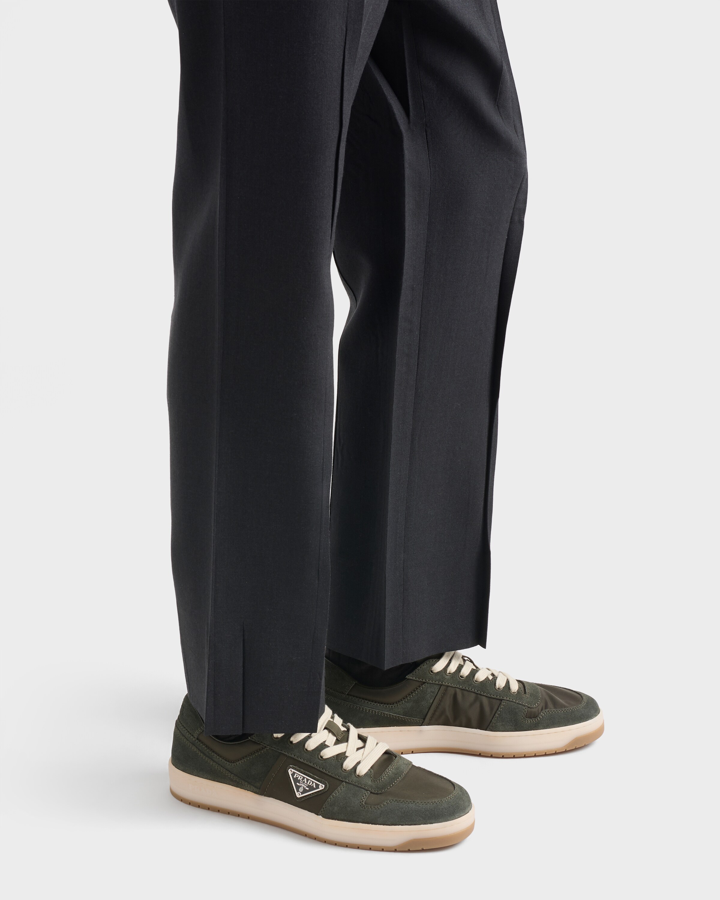 Sneakers downtown en re-nylon et veau velours PRADA Vert