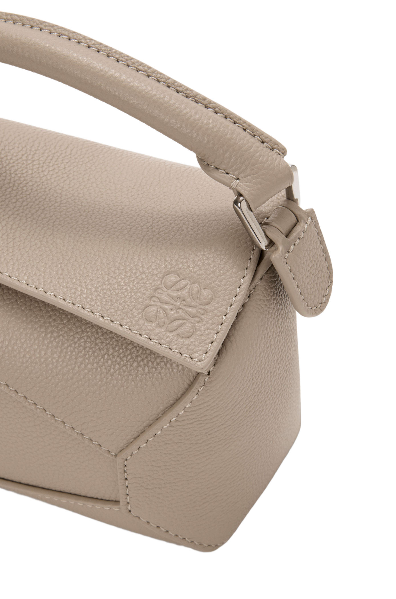 Mini sac Puzzle Edge en cuir de veau grainé souple LOEWE Beige