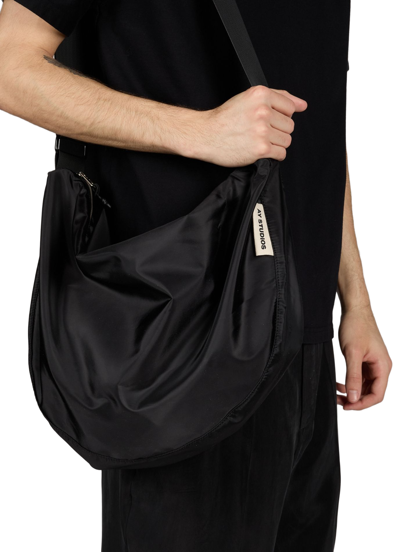 Sac zip porté croisé AY STUDIOS Noir