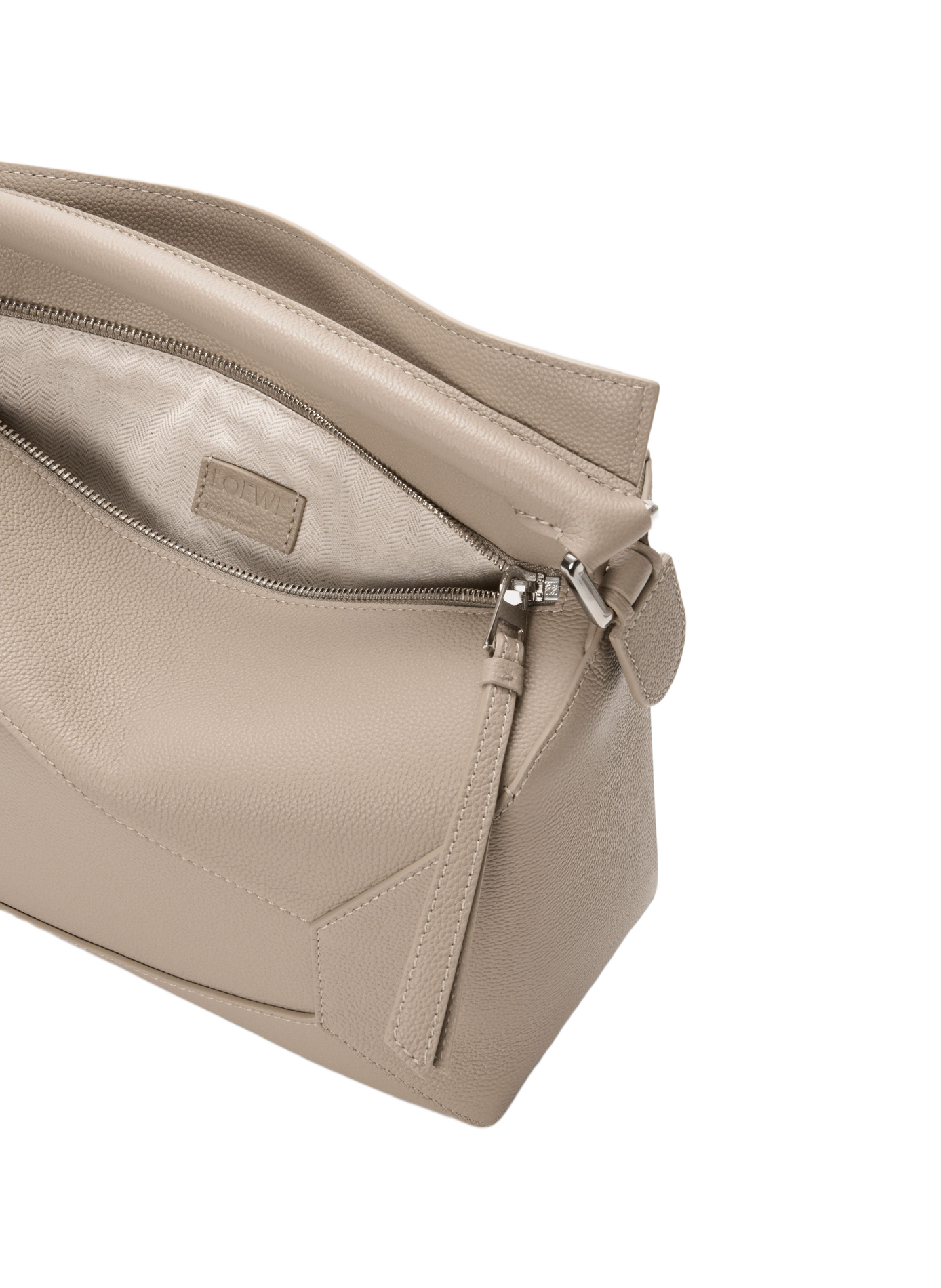 Sac Puzzle Edge moyen en cuir de veau grainé souple LOEWE Beige