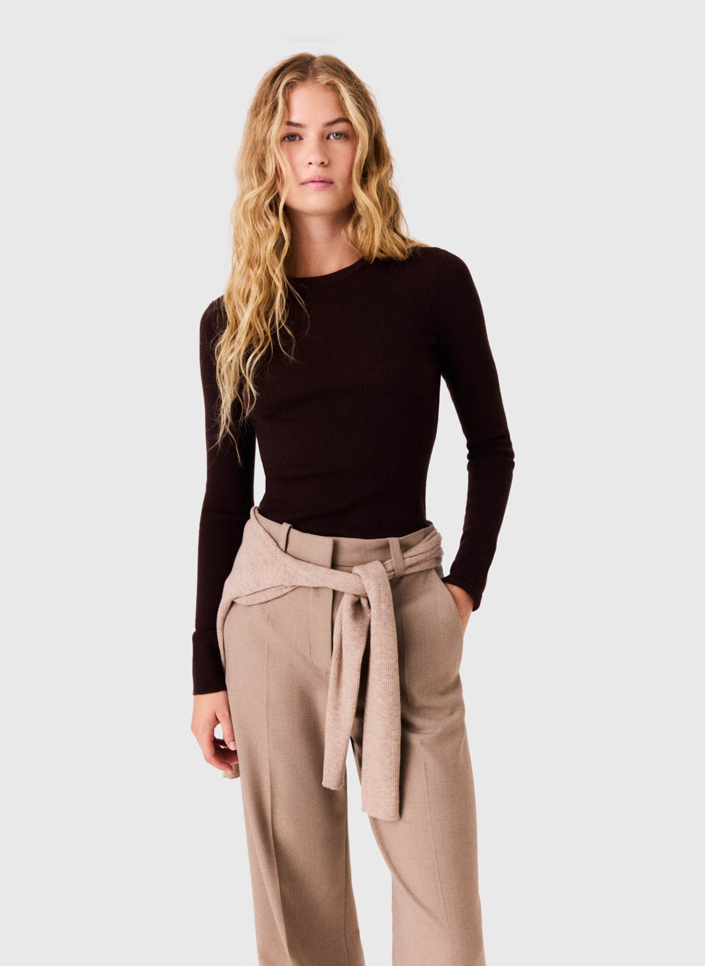 Pull moulant en laine et soie MAJE Marron