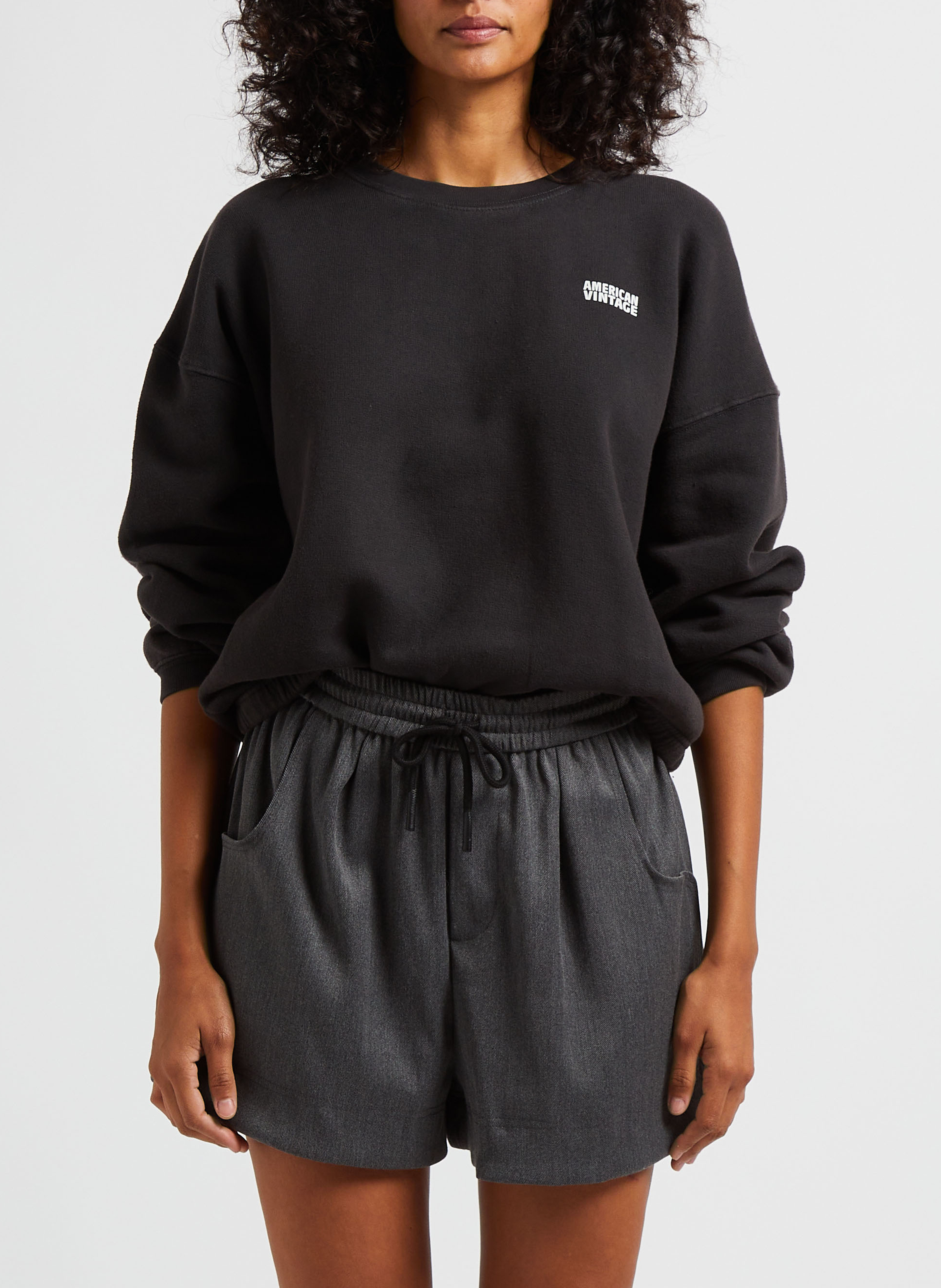 Sweat court col rond en coton mélangé izubird AMERICAN VINTAGE Noir