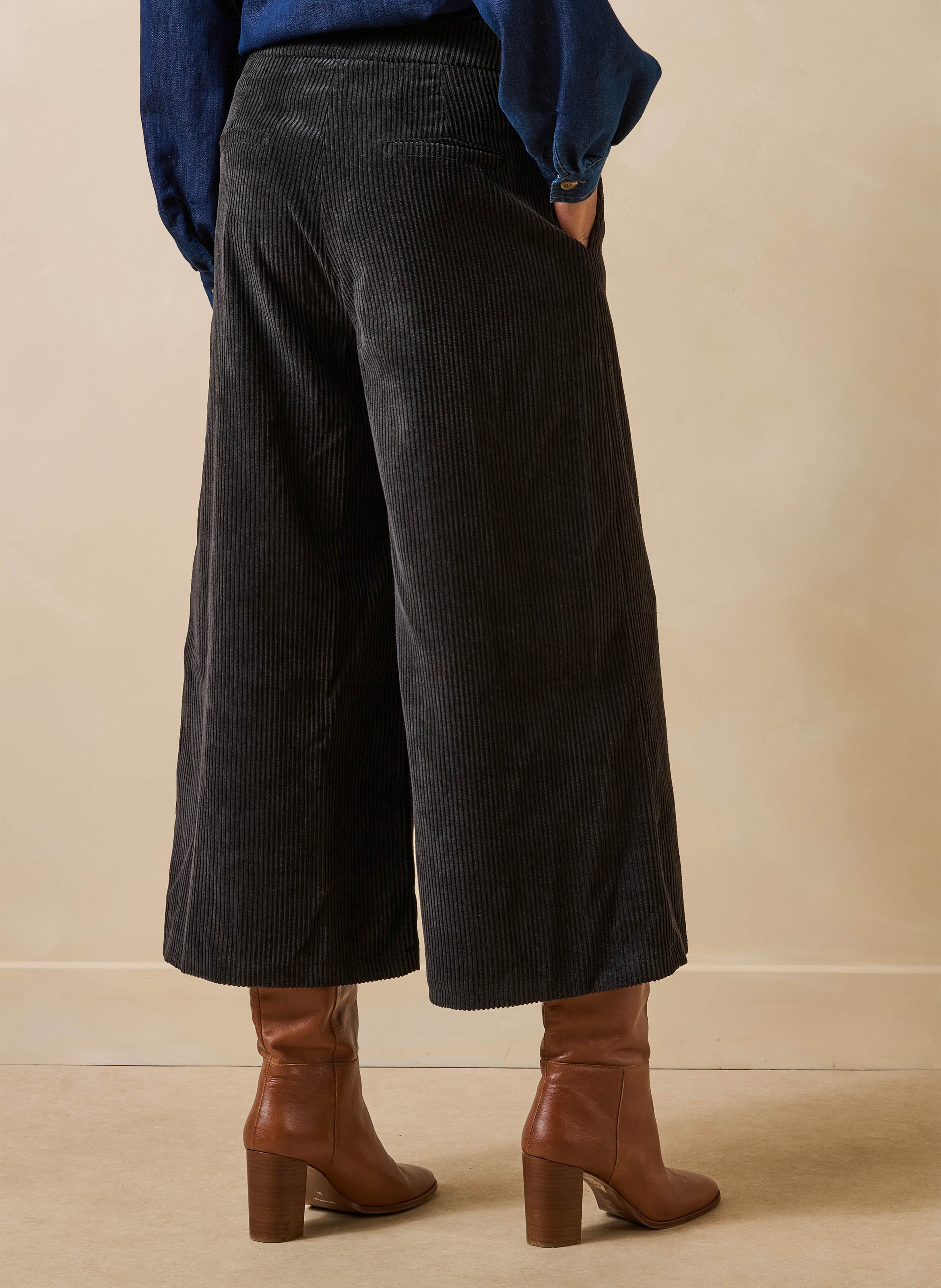Cropped ribfluwelen broek LA FEE MARABOUTEE Zwart