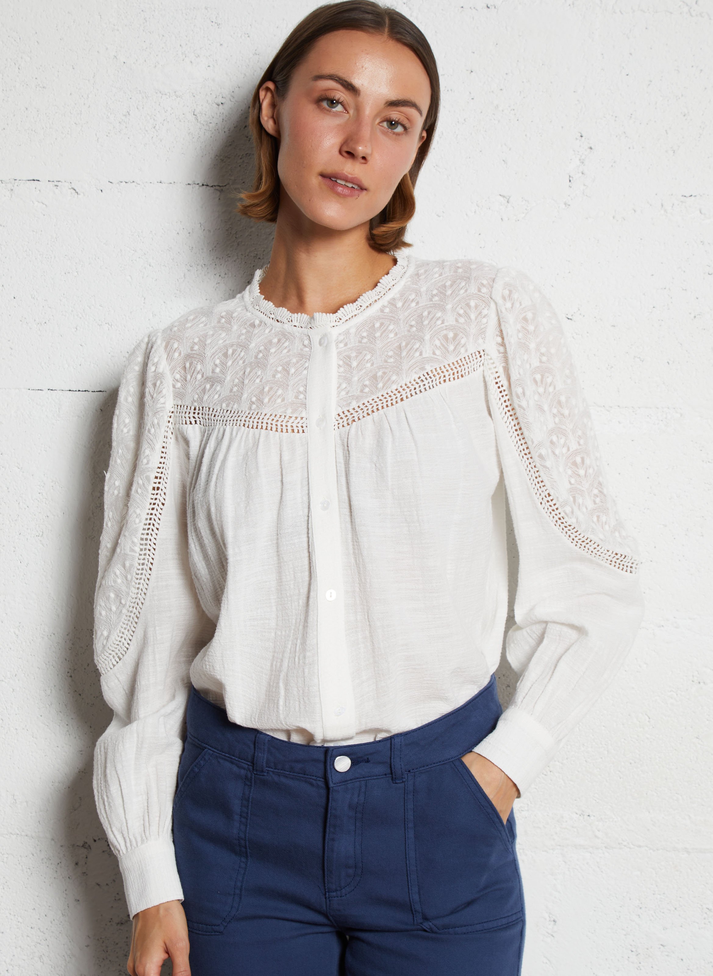 Chemise Femme Taille 46 – Coton Blanc, Bon état, Coupe Régulière, Occasion