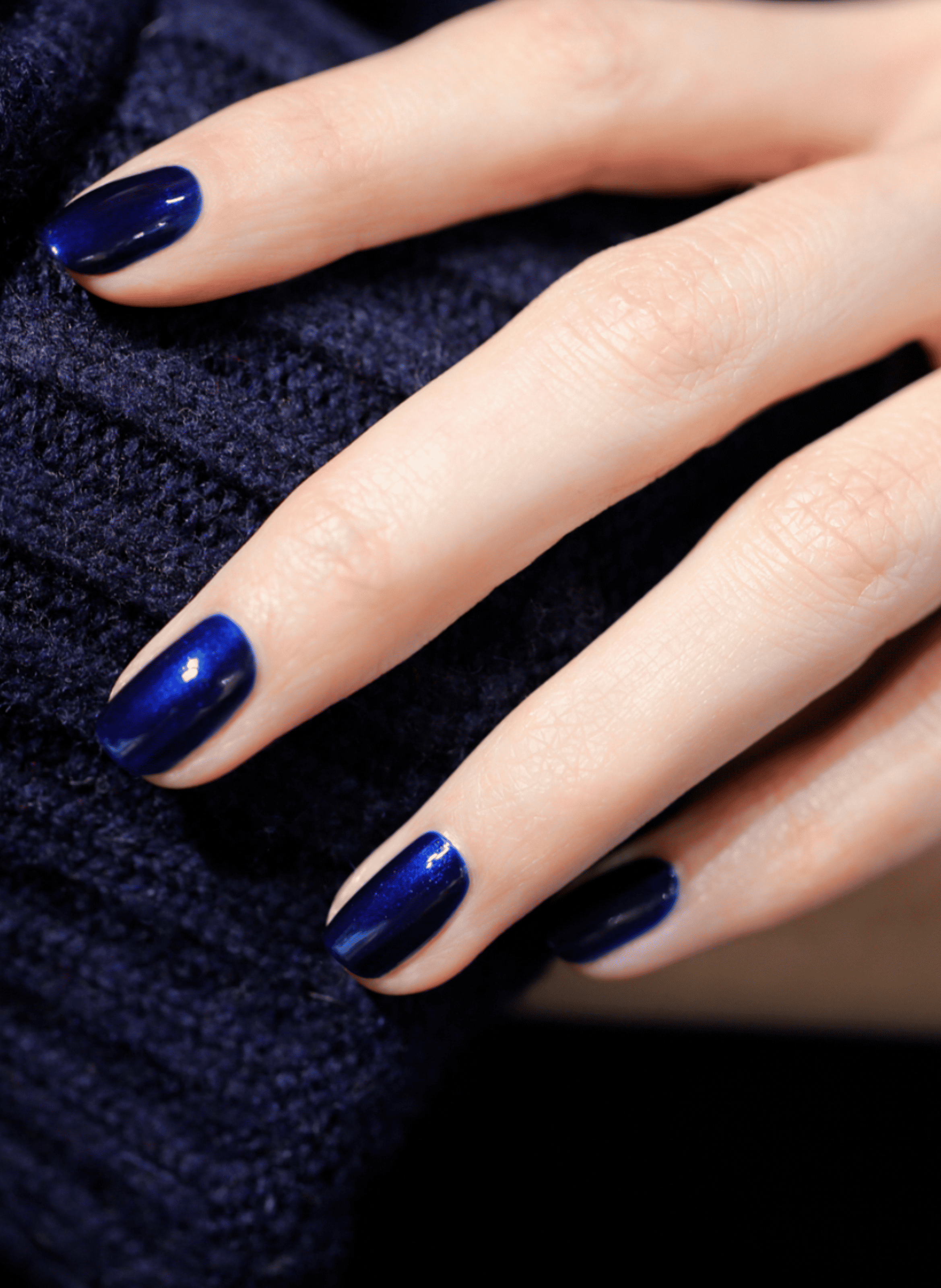 Green Nail Polish MANUCURIST Dark night