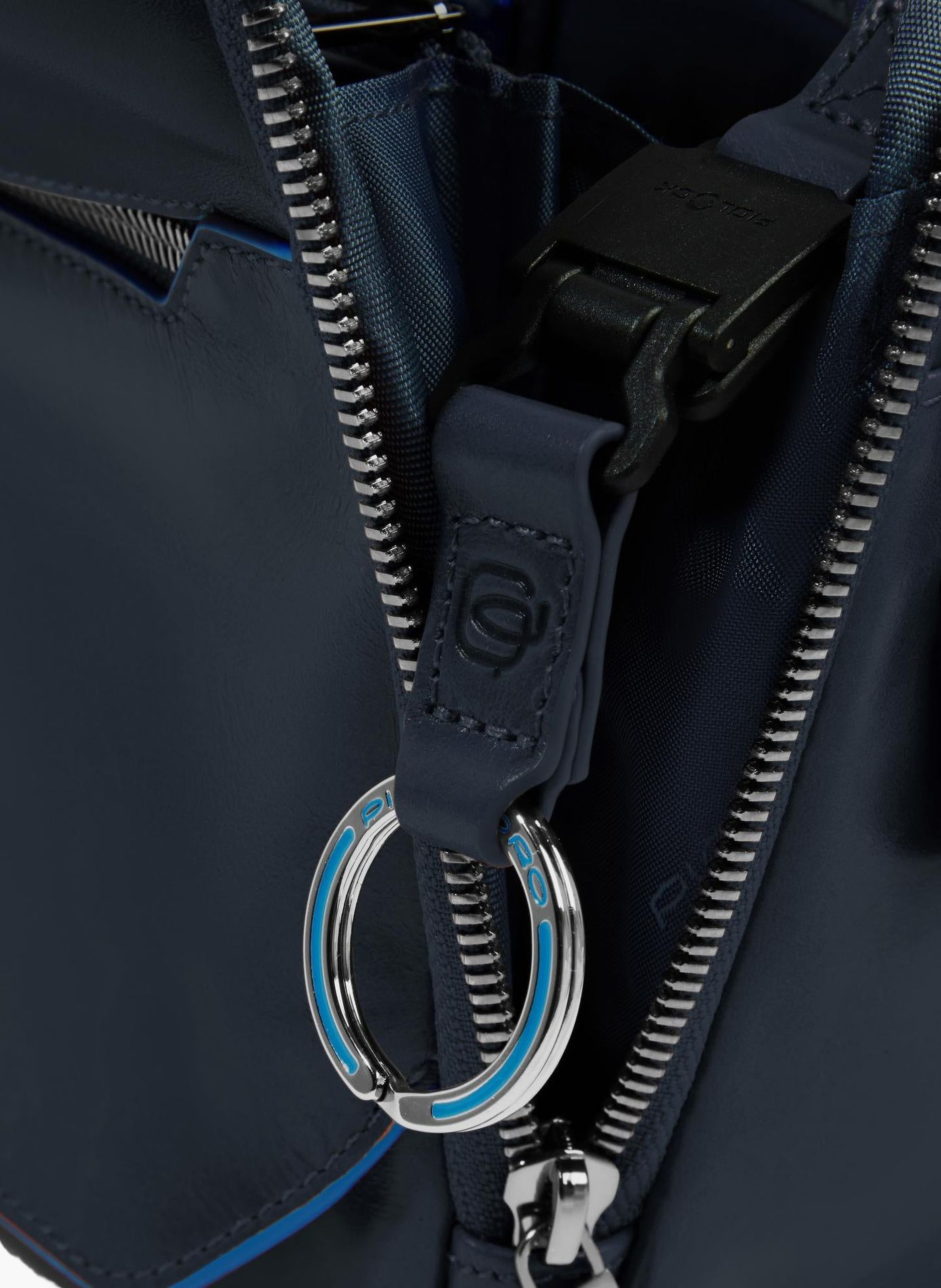 Sac bandoulière homme personnalisable PIQUADRO Bleu