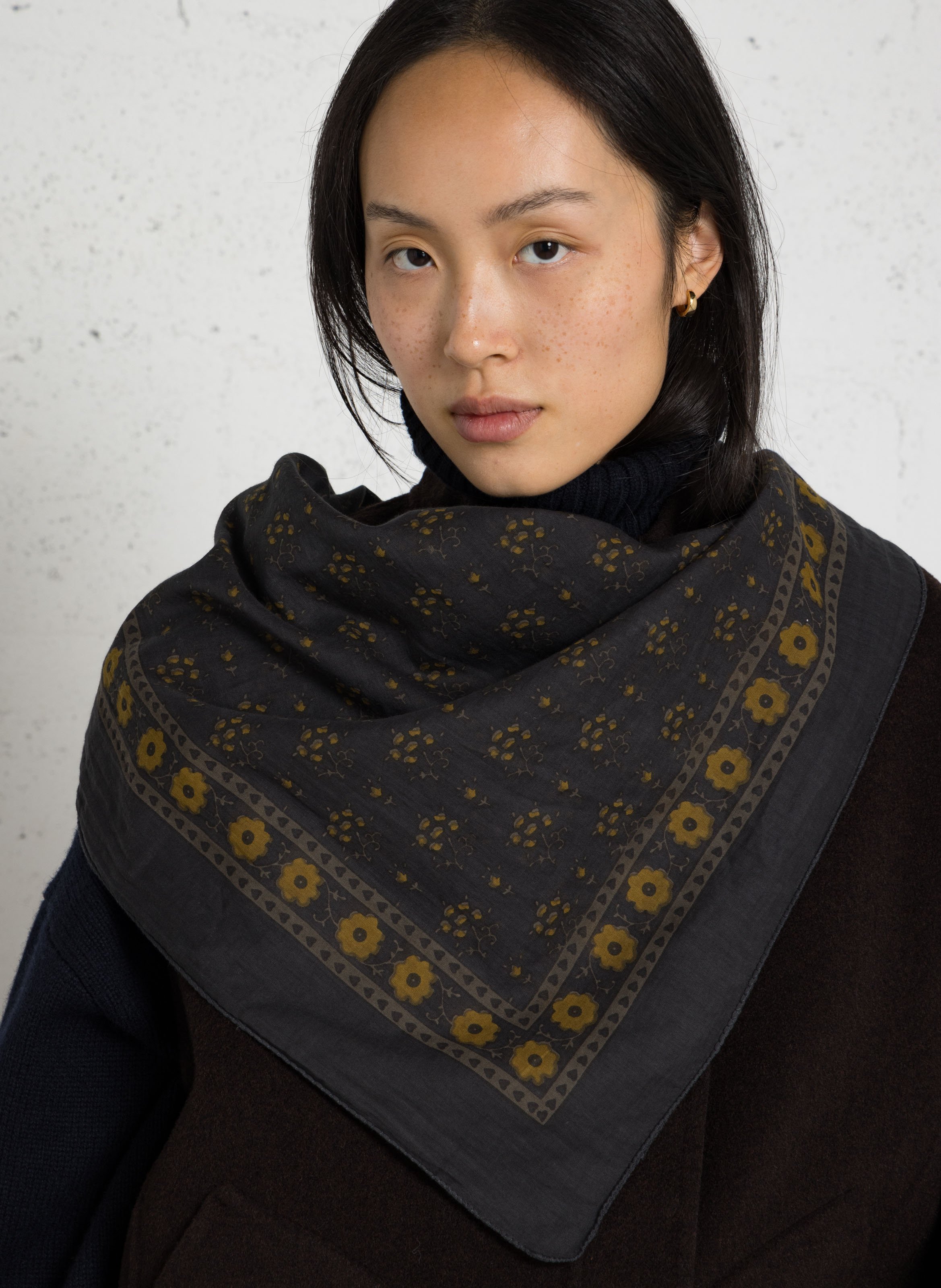 Foulard carré imprimé en coton SOEUR Gris
